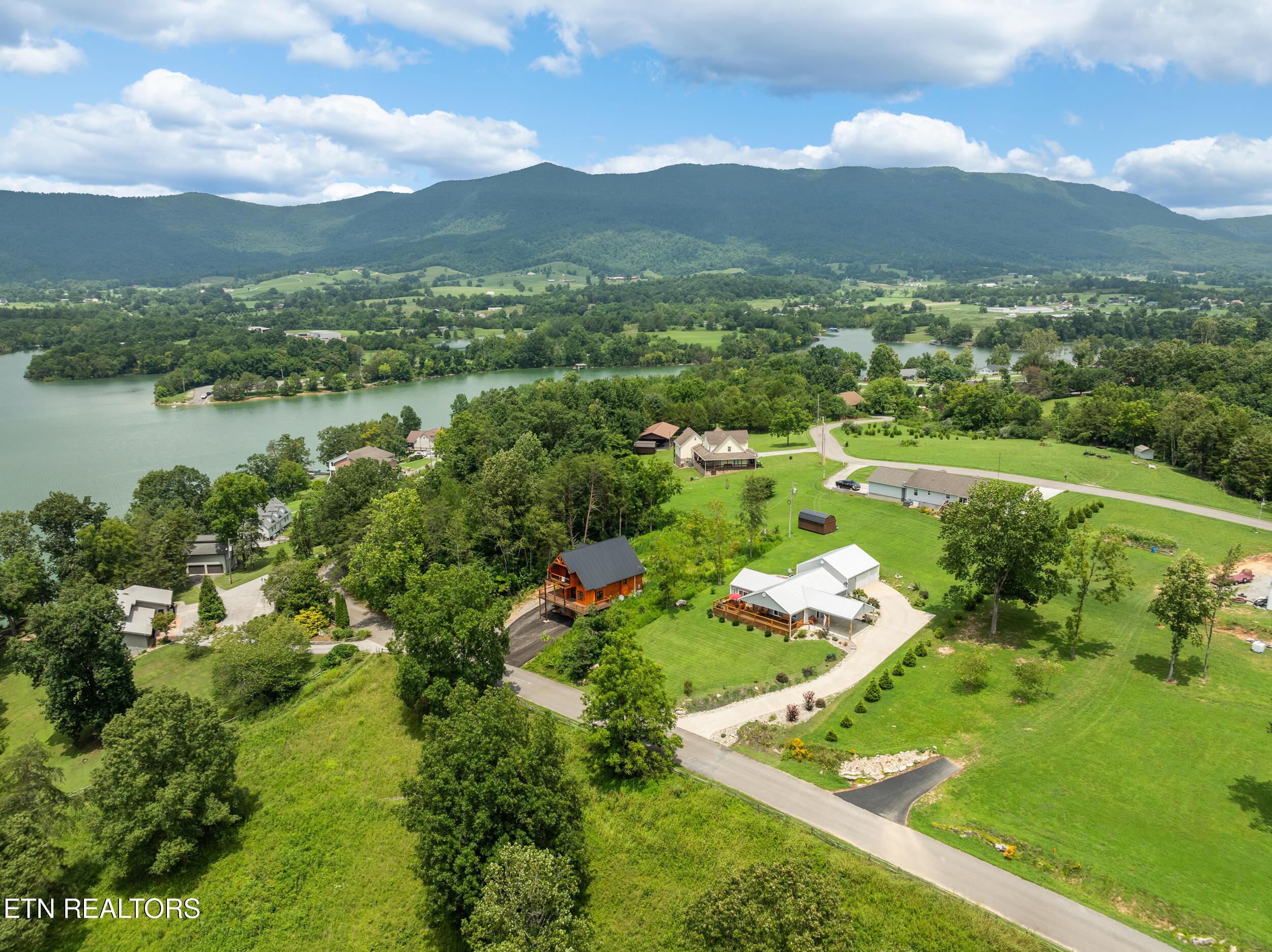 817 Powell Valley Shores Circle, Speedwell, TN - Norris Lake Real Estate - Image# 49