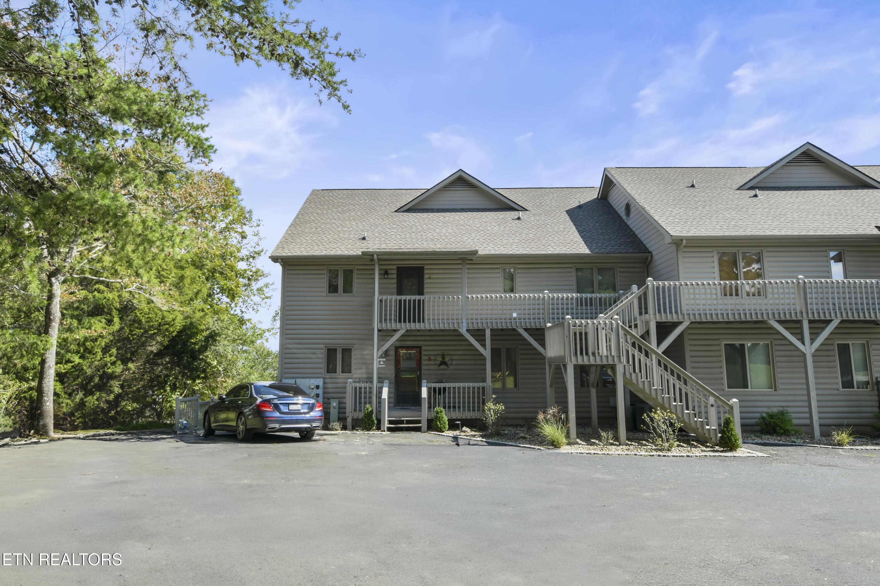 1231 Deerfield Way, Lafollette, TN - Norris Lake Real Estate - Image# 2