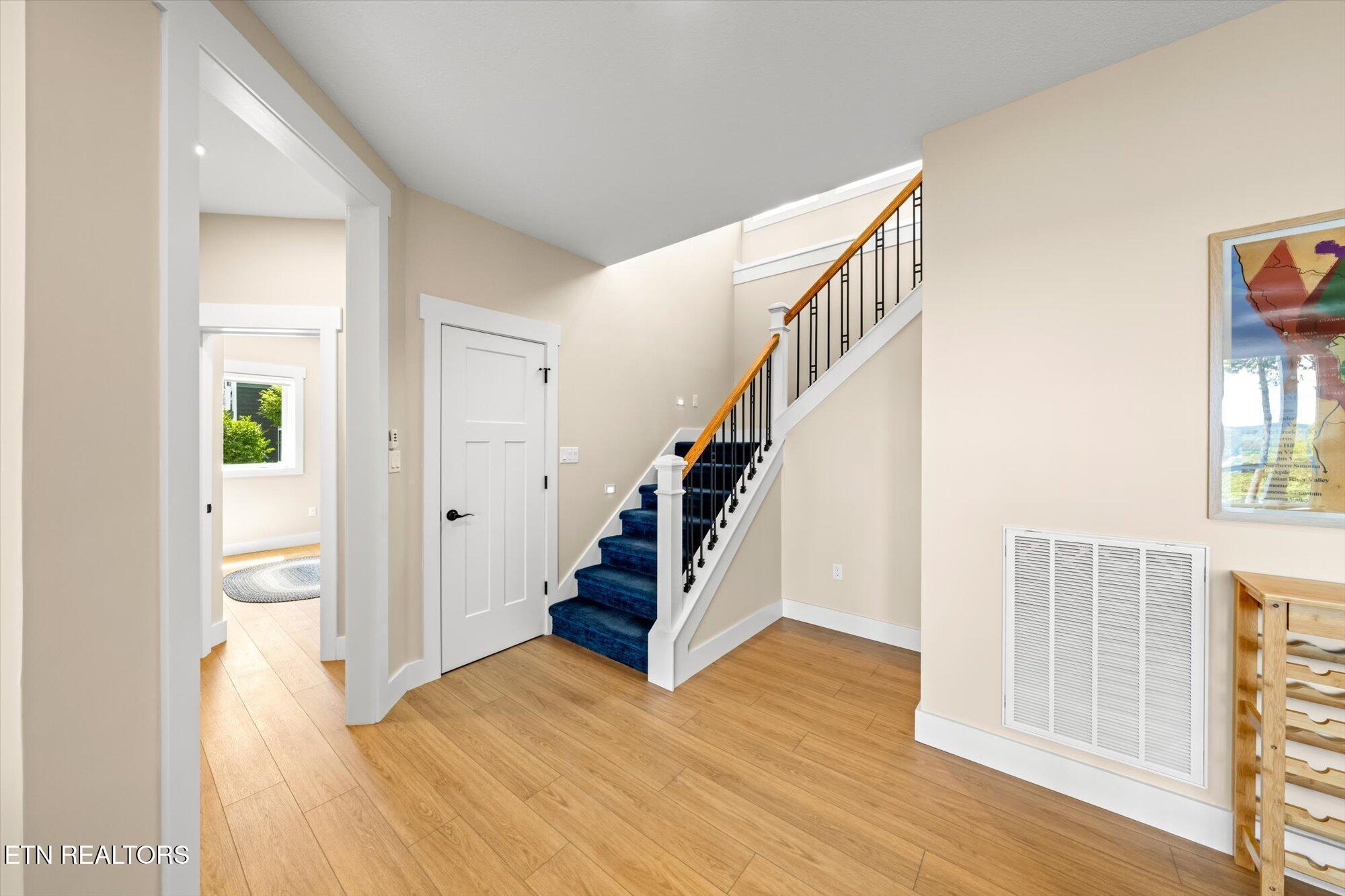 156 Smokeys Point, Lafollette, TN - Norris Lake Real Estate - Image# 52