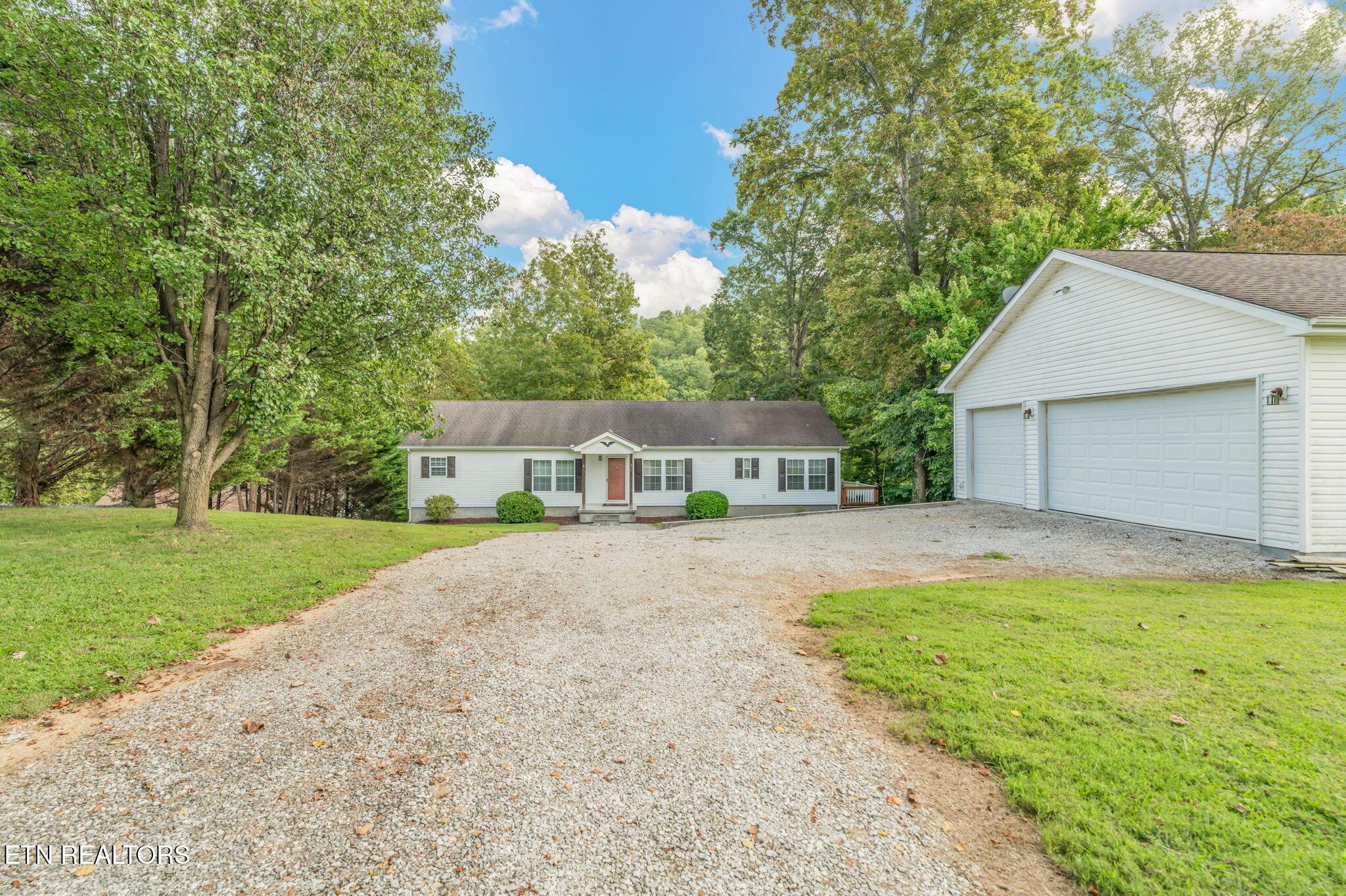 377 Clear Lake Drive, Jacksboro, TN