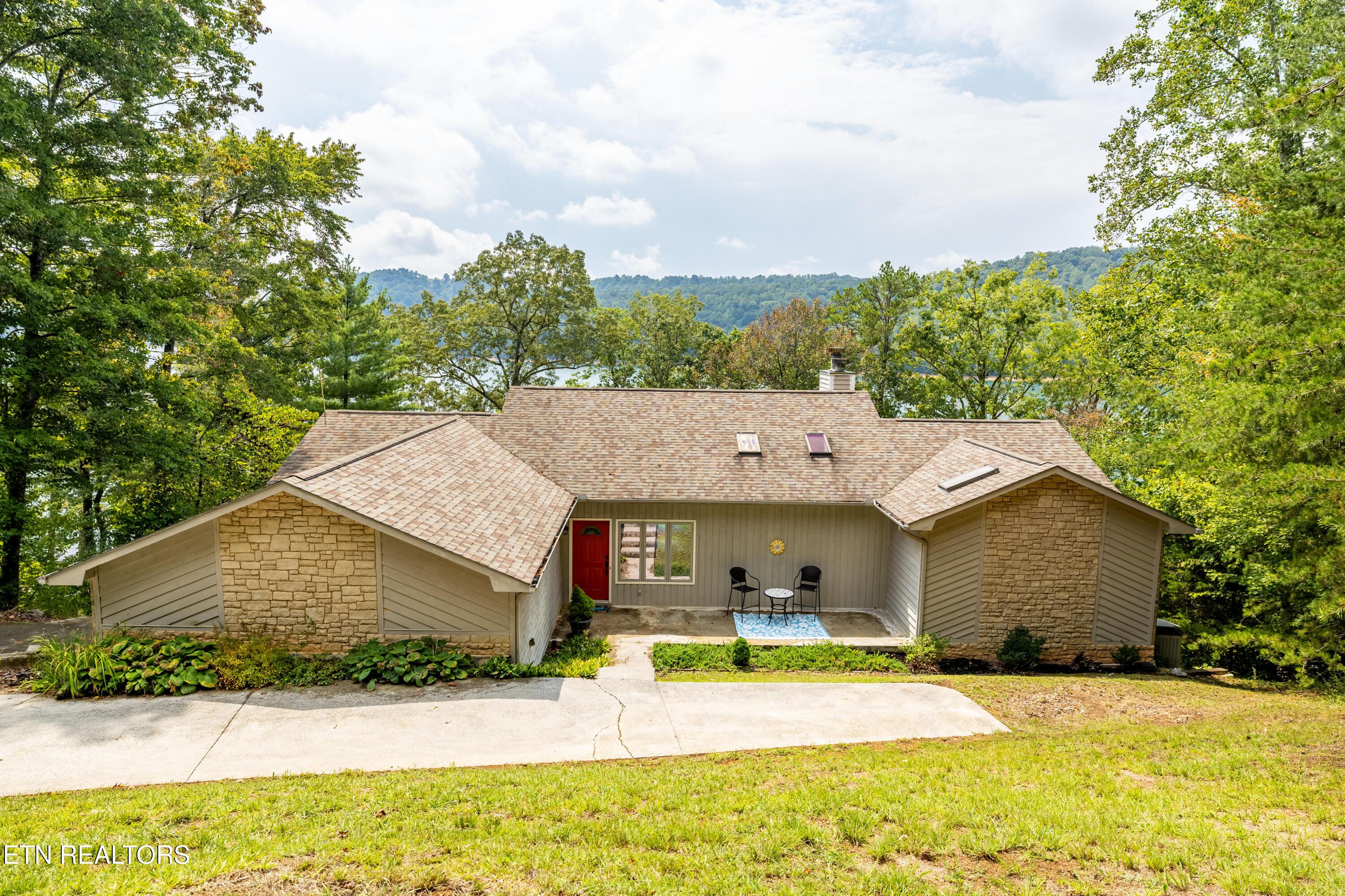 1691 Cove Pointe Rd, Lafollette, TN