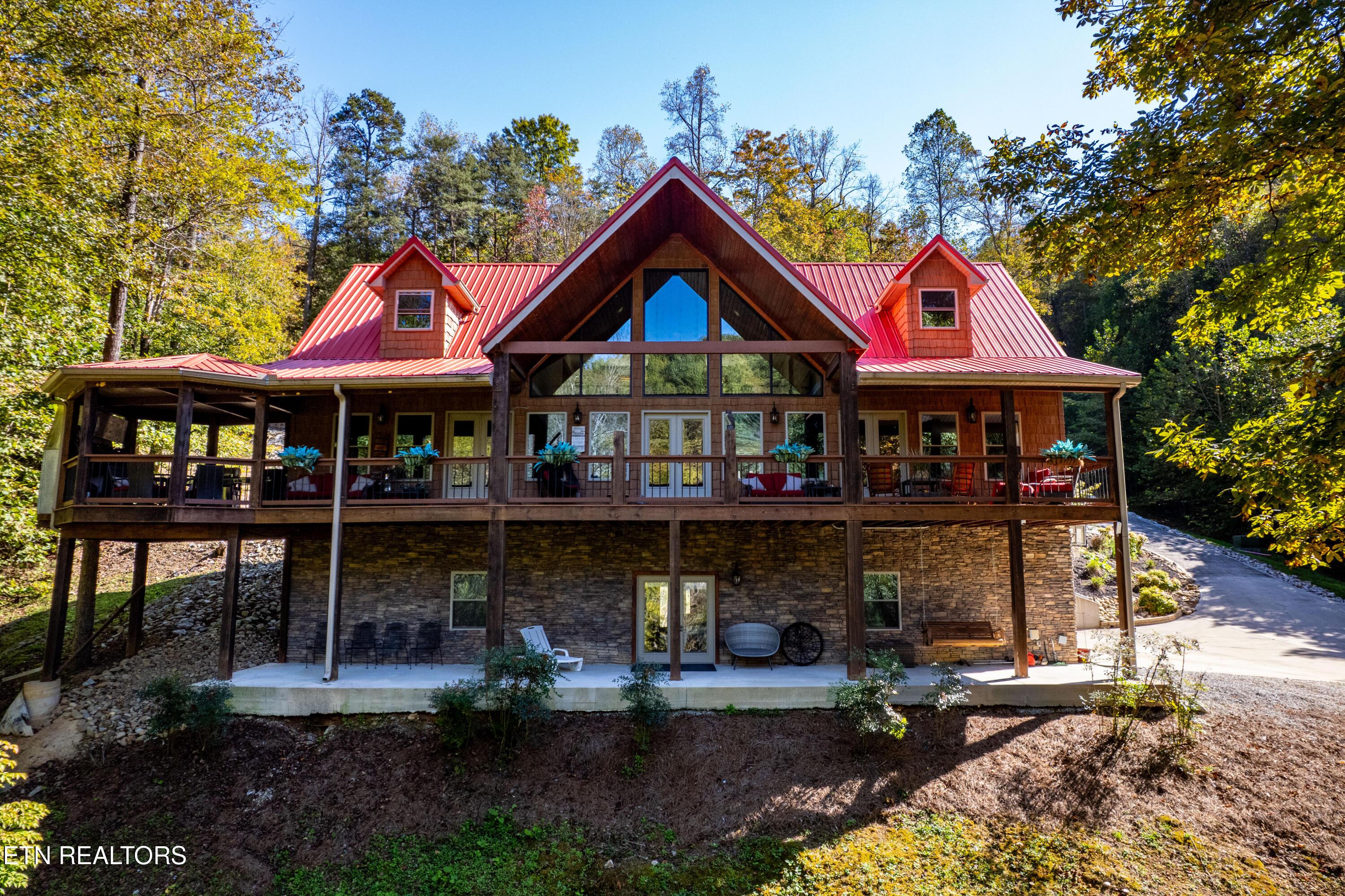 715 Landmark Rd, Jacksboro, TN