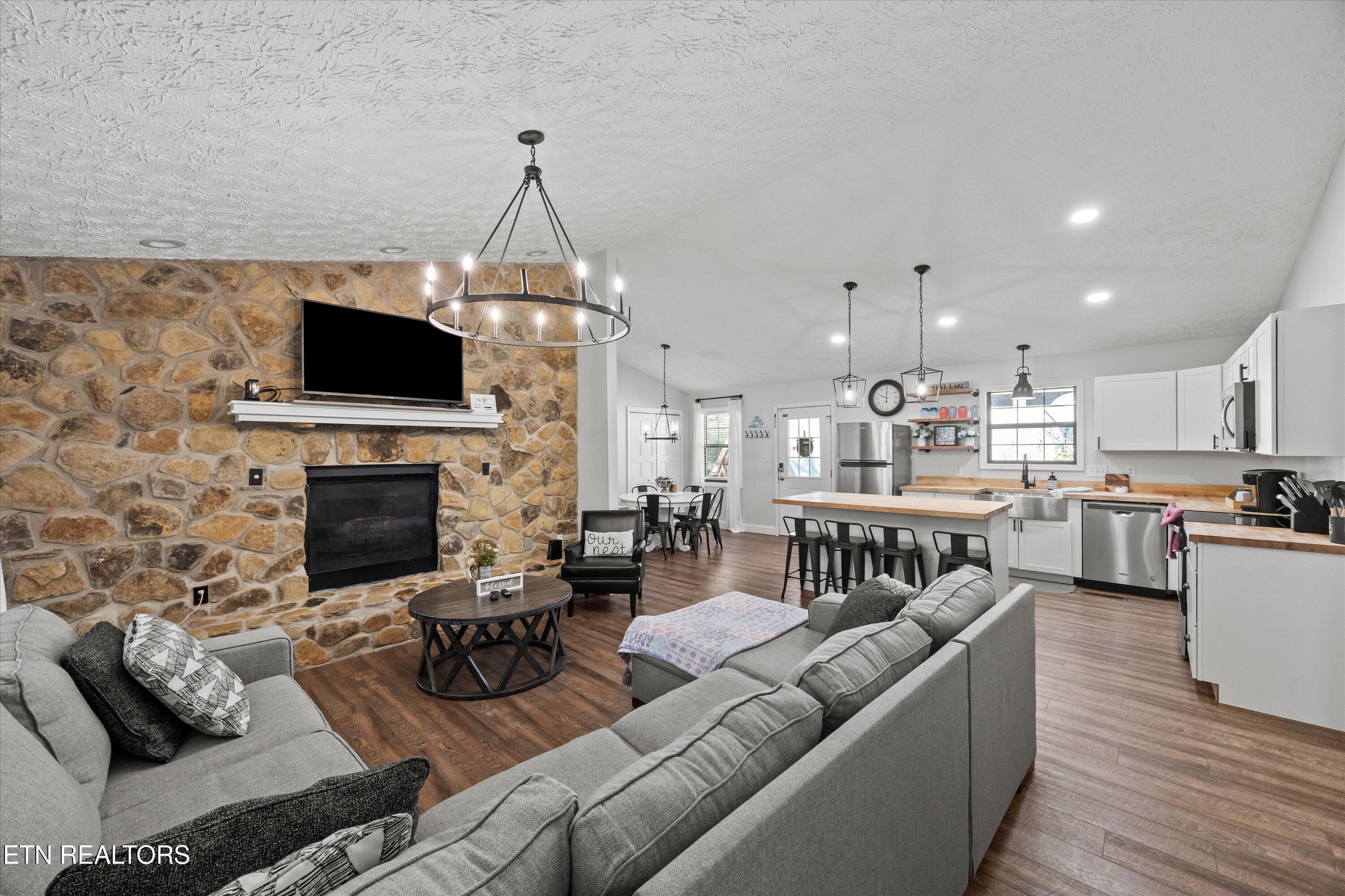 1305 Cove Pointe Rd, Lafollette, TN - Norris Lake Real Estate - Image# 5