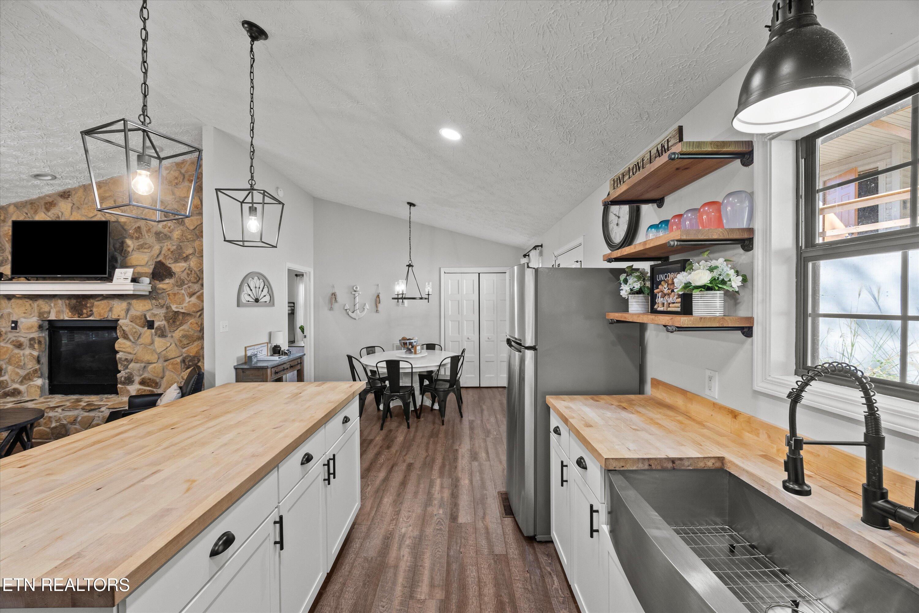 1305 Cove Pointe Rd, Lafollette, TN - Norris Lake Real Estate - Image# 9