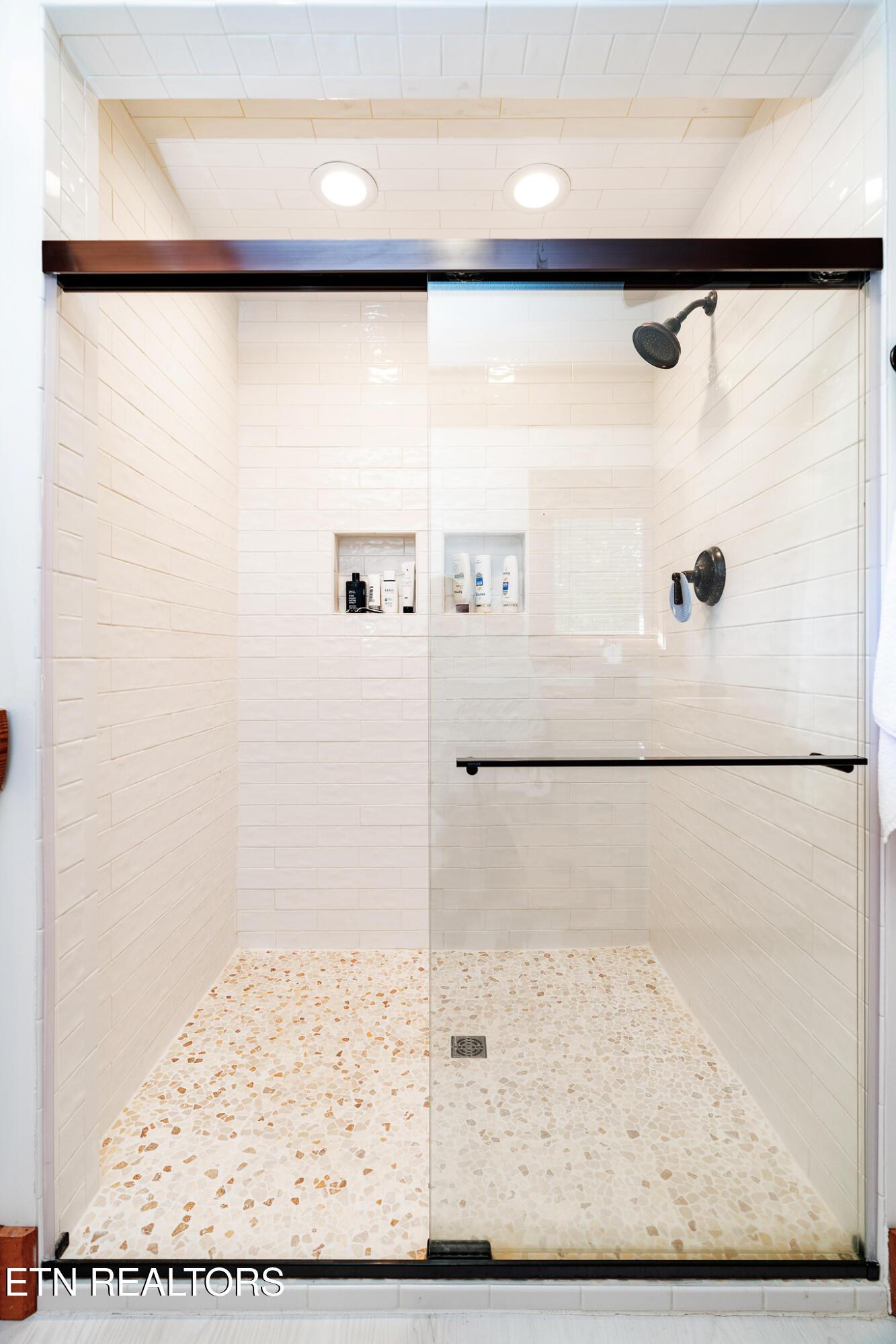 546 Bluff View Rd, New Tazewell, TN - Norris Lake Real Estate - Image# 29