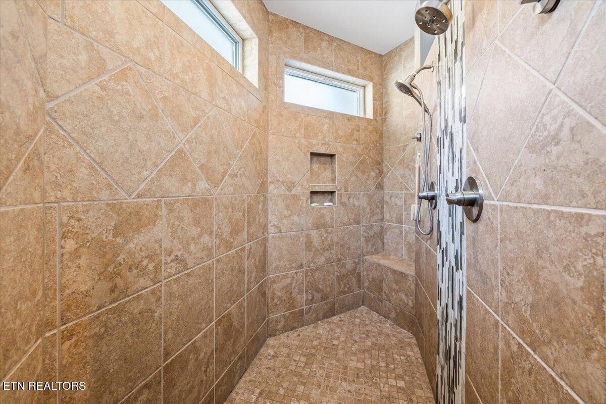 493 Bankwood Lane, Lafollette, TN - Norris Lake Real Estate - Image# 34