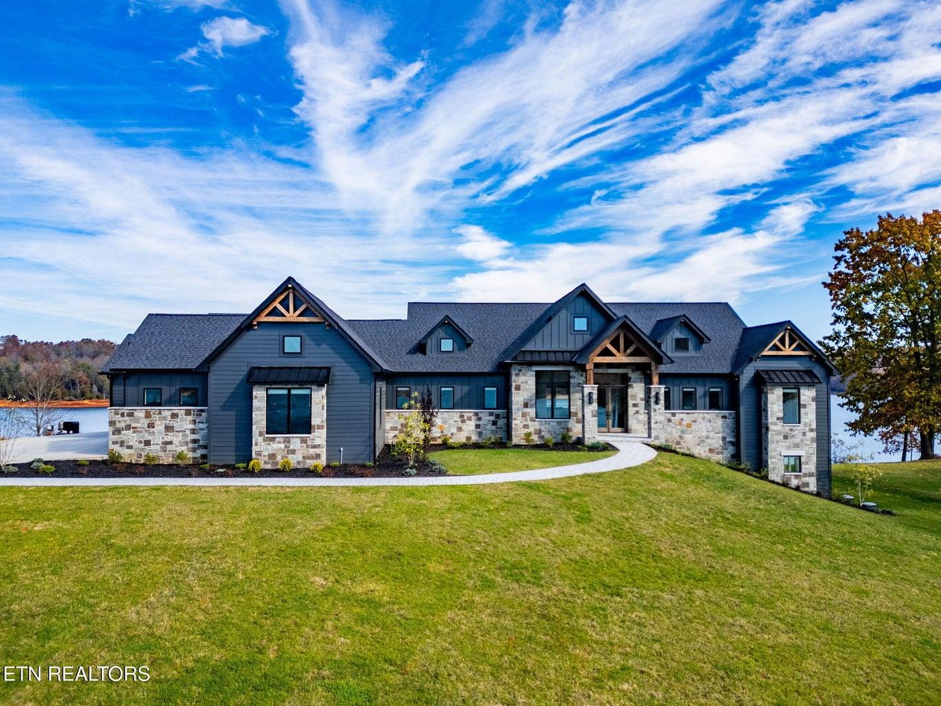 135 Crown Jewel Lane, Lafollette, TN