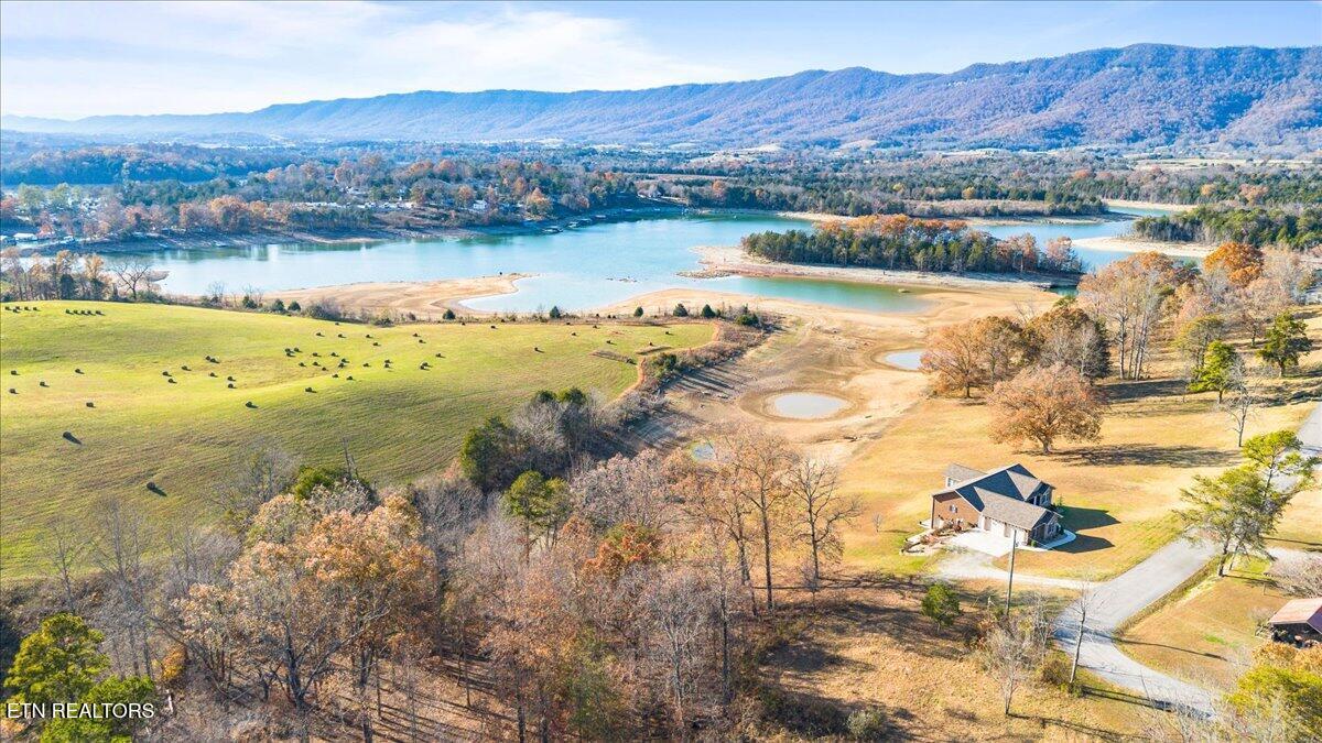 900 Powell Valley Shores Circle, Speedwell, TN - Norris Lake Real Estate - Image# 15