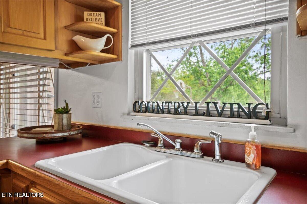 446 Oak Run Rd, Lafollette, TN - Norris Lake Real Estate - Image# 11