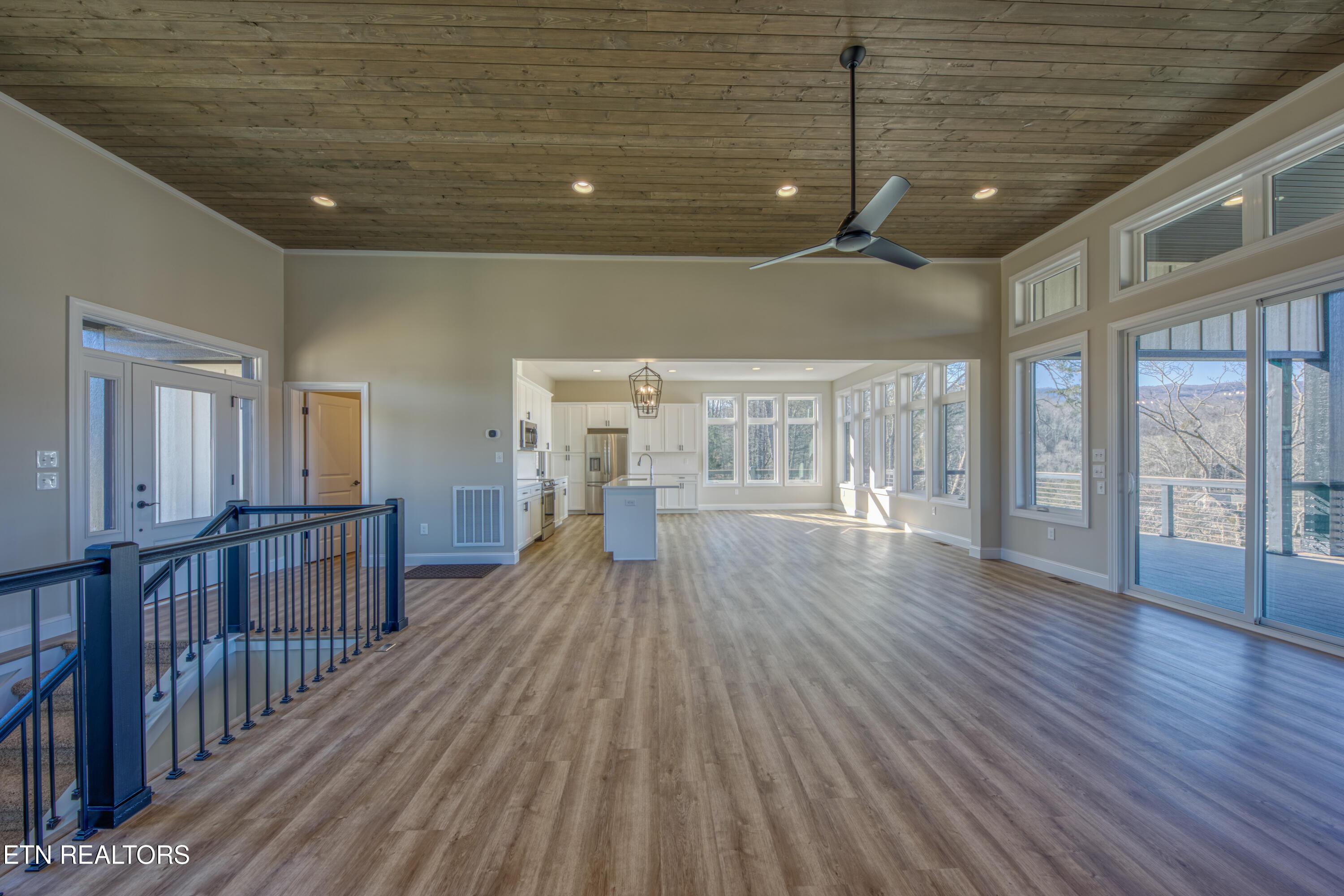 300 Bluff Trace Drive, Jacksboro, TN - Norris Lake Real Estate - Image# 5