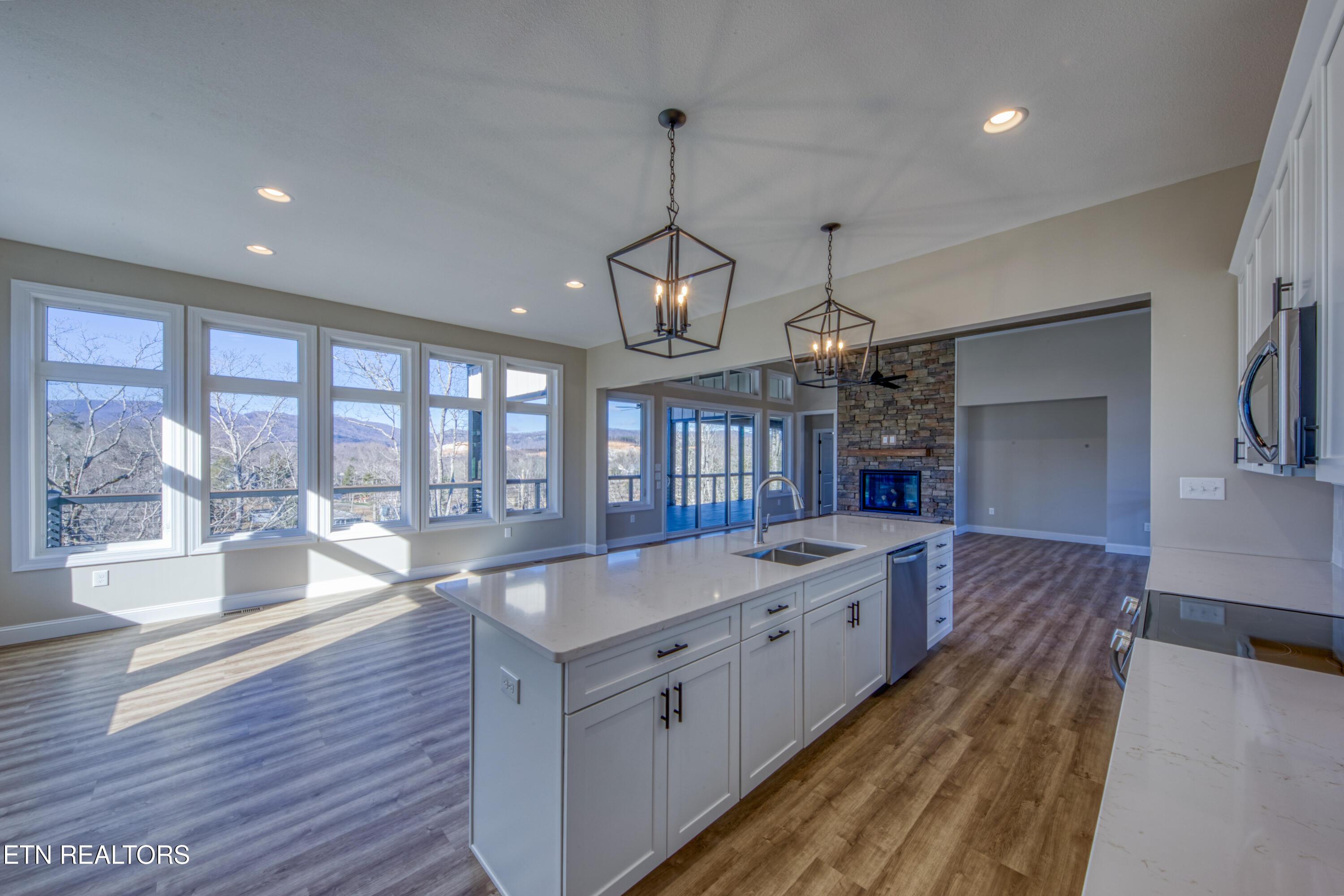 300 Bluff Trace Drive, Jacksboro, TN - Norris Lake Real Estate - Image# 9