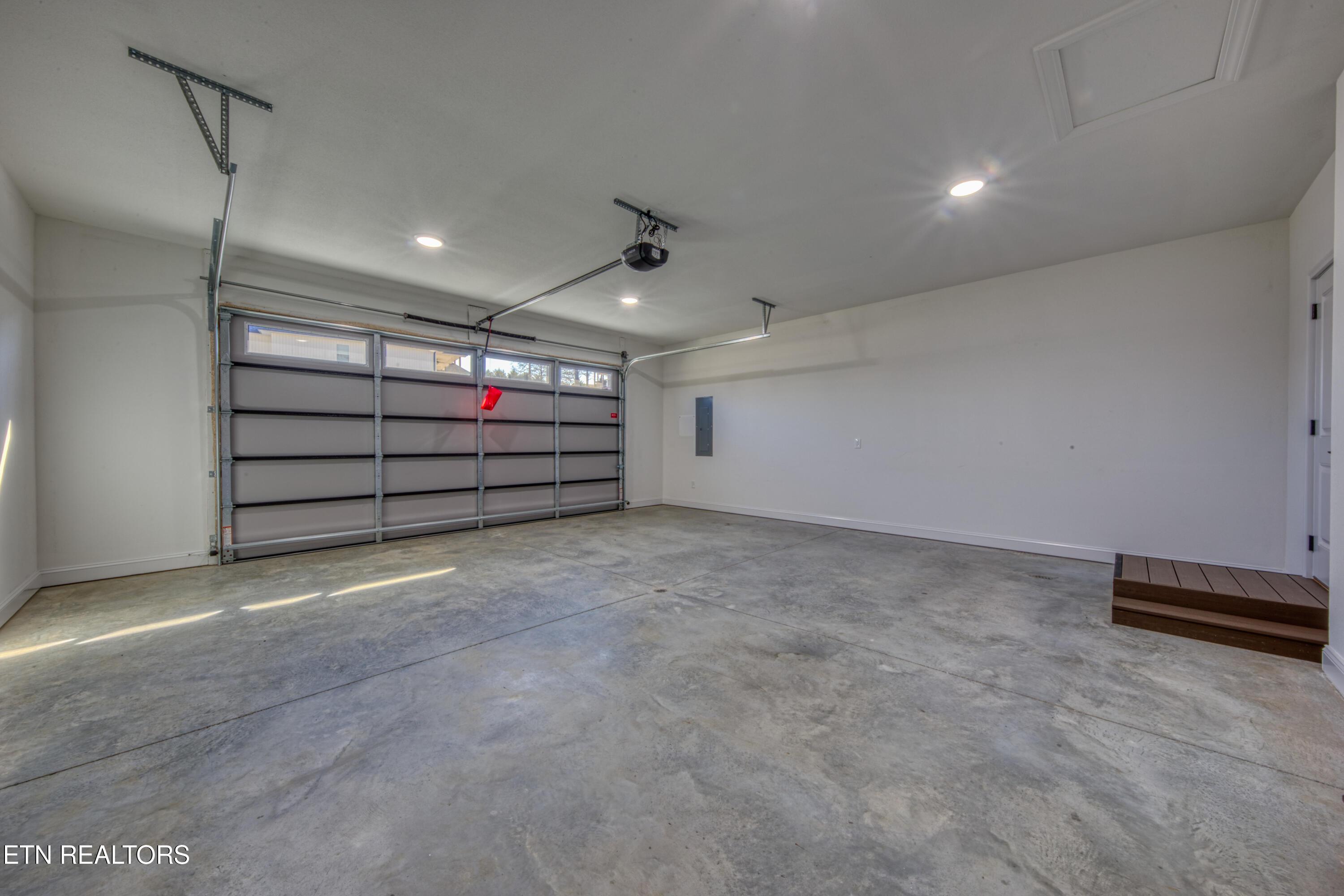 300 Bluff Trace Drive, Jacksboro, TN - Norris Lake Real Estate - Image# 34