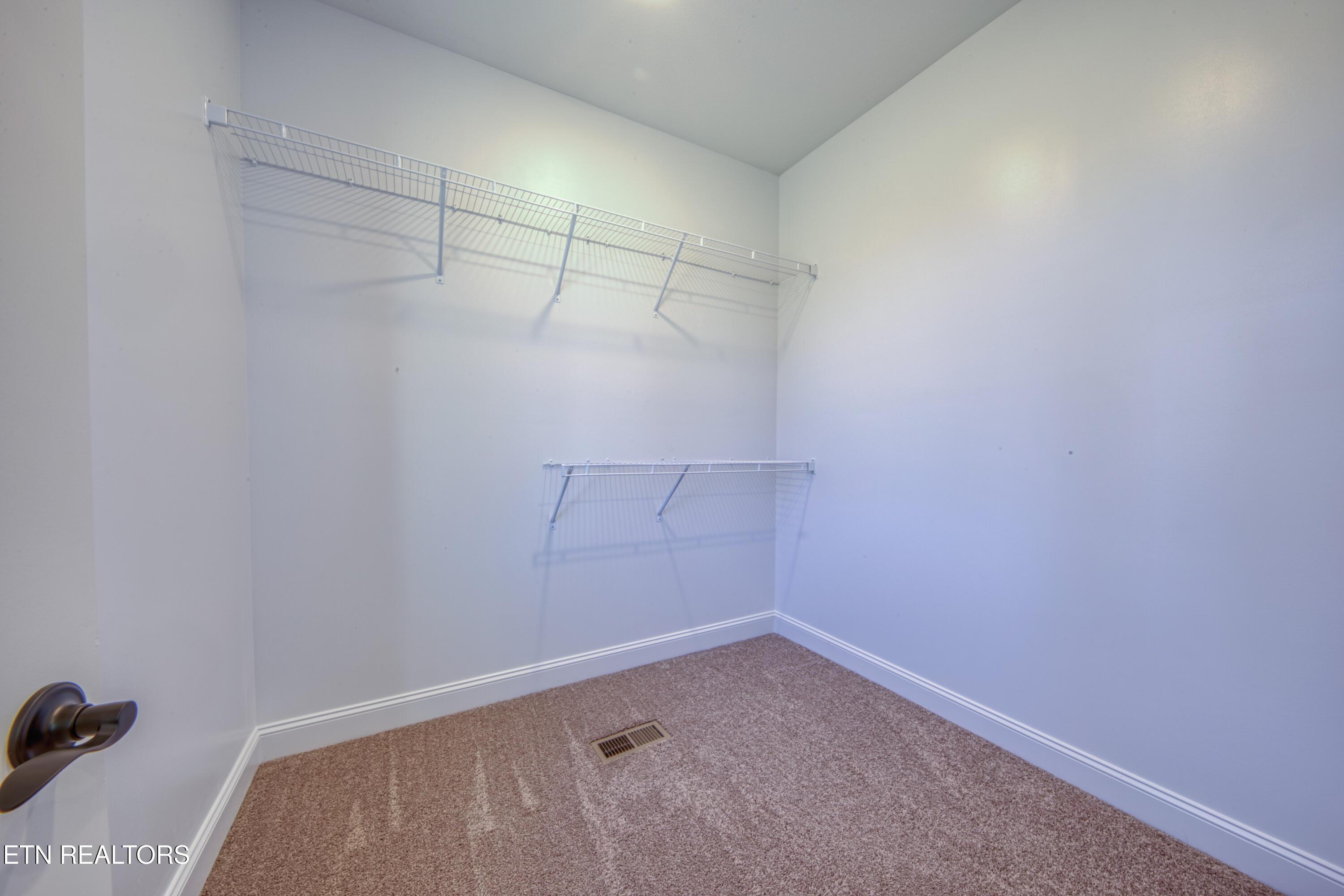 300 Bluff Trace Drive, Jacksboro, TN - Norris Lake Real Estate - Image# 16