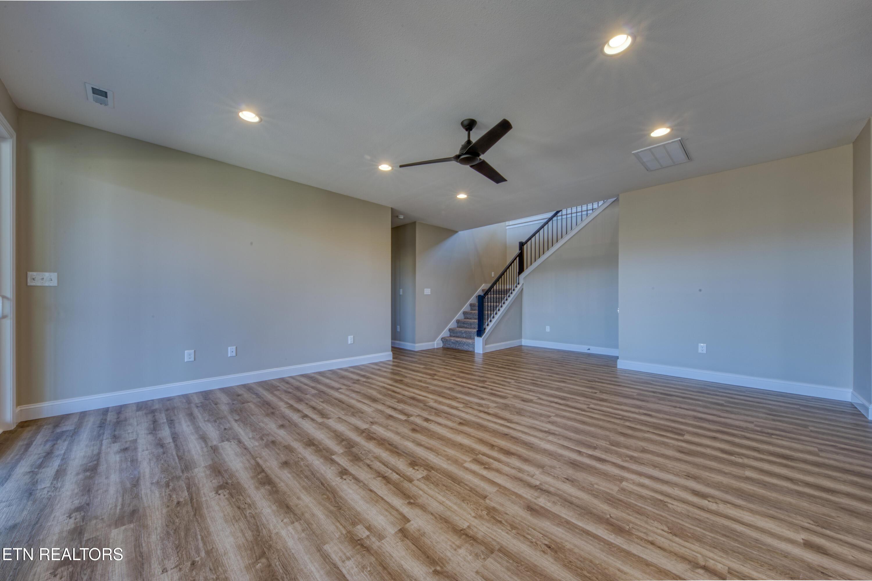 300 Bluff Trace Drive, Jacksboro, TN - Norris Lake Real Estate - Image# 18