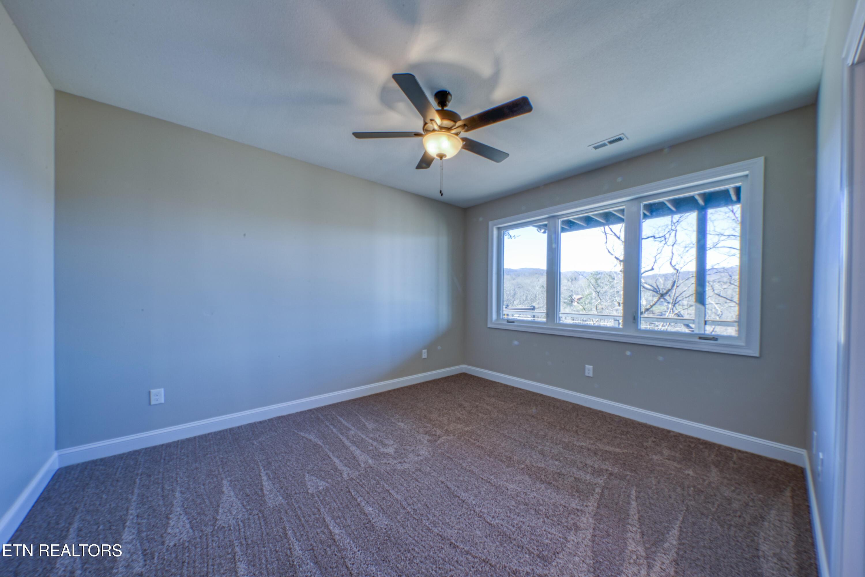 300 Bluff Trace Drive, Jacksboro, TN - Norris Lake Real Estate - Image# 24