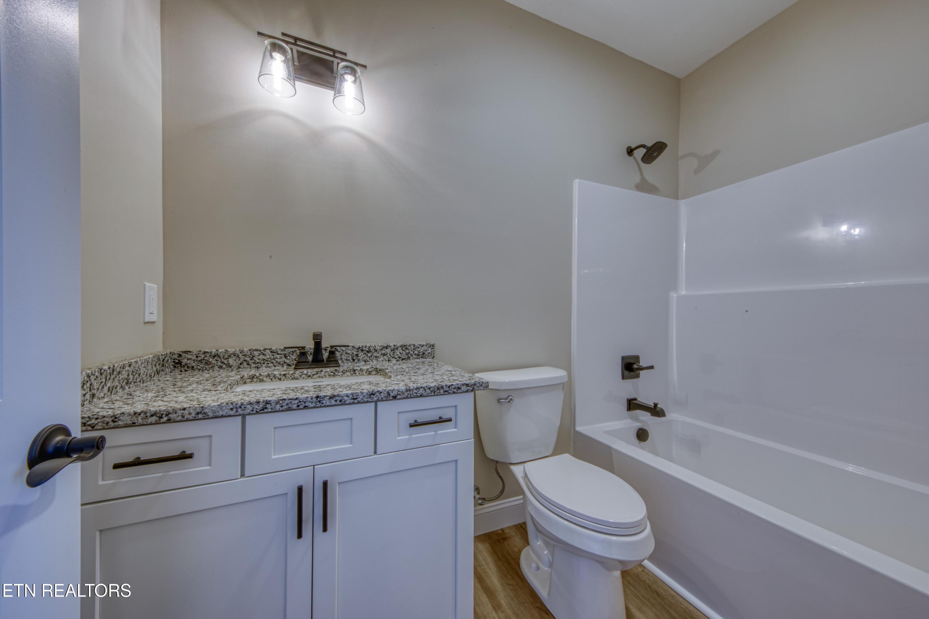 300 Bluff Trace Drive, Jacksboro, TN - Norris Lake Real Estate - Image# 23