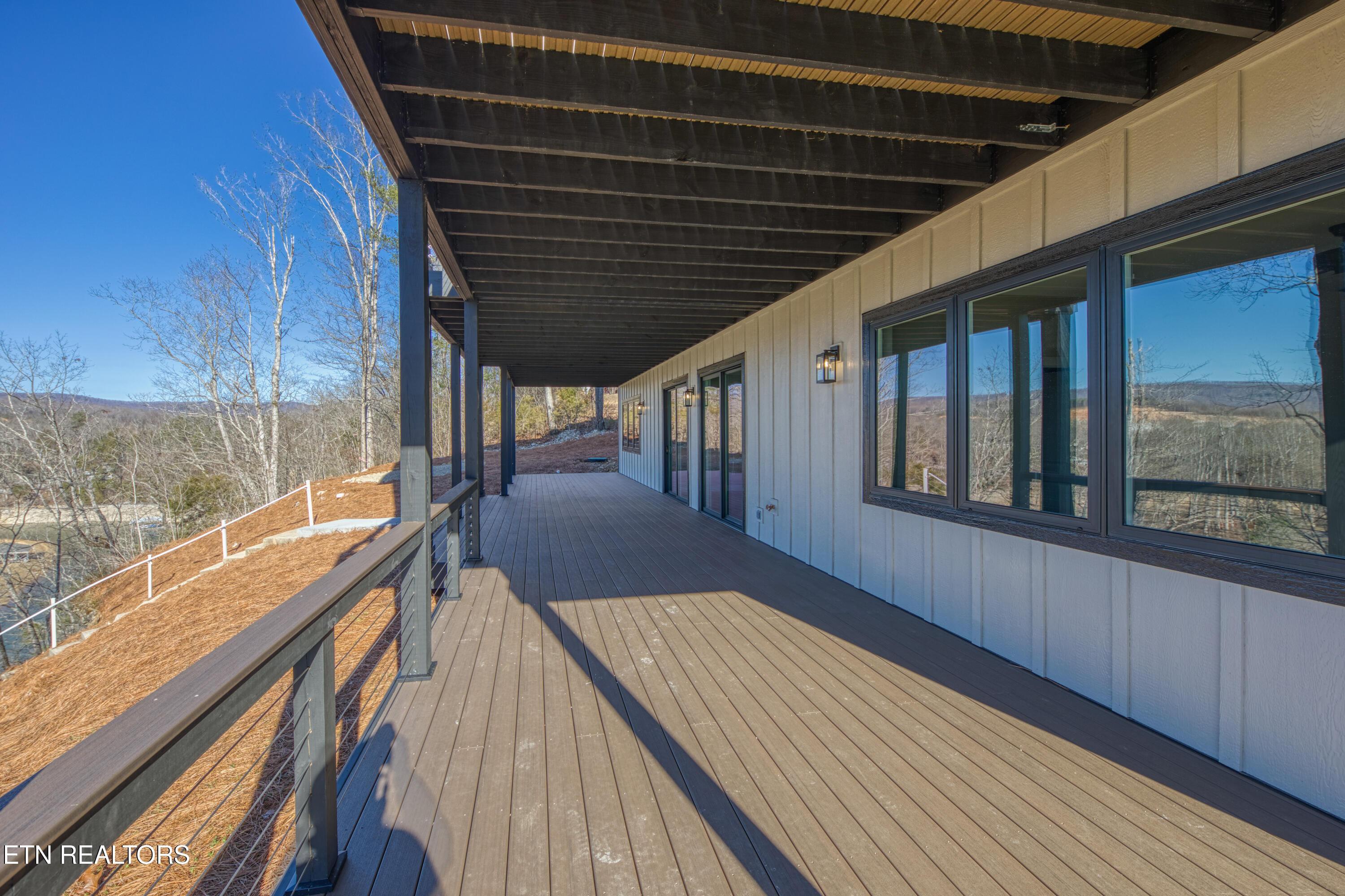 300 Bluff Trace Drive, Jacksboro, TN - Norris Lake Real Estate - Image# 32