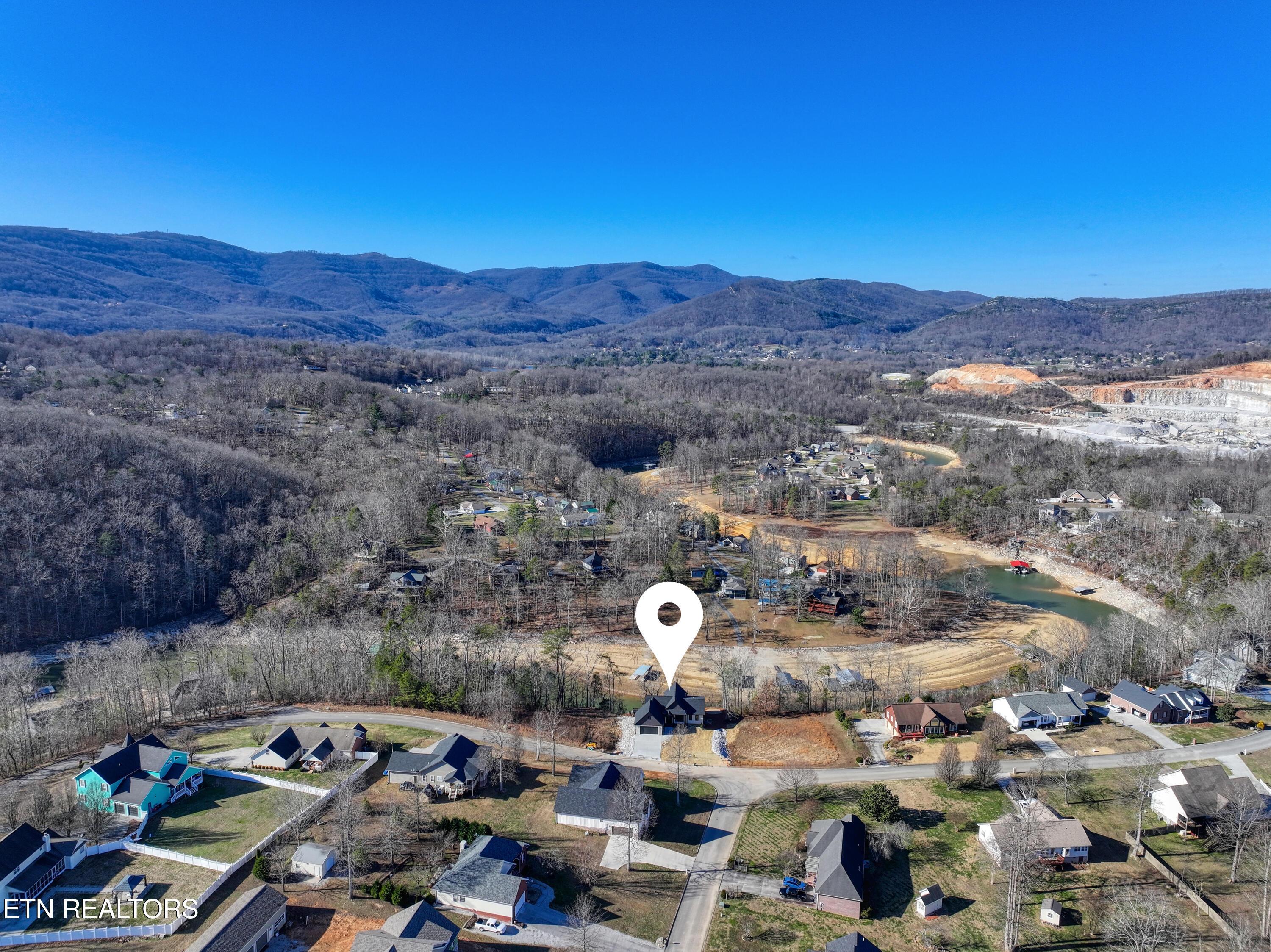 300 Bluff Trace Drive, Jacksboro, TN - Norris Lake Real Estate - Image# 43