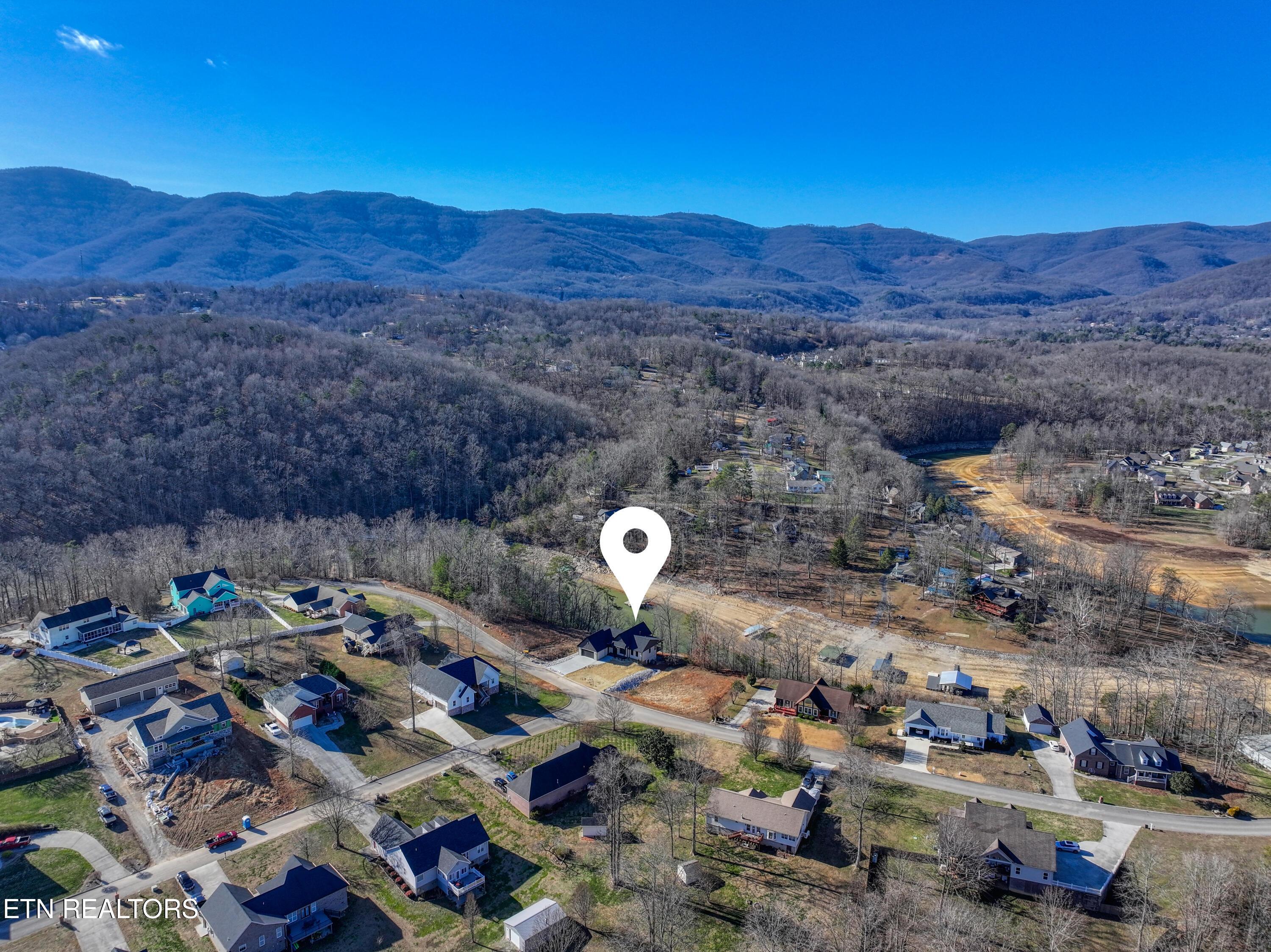 300 Bluff Trace Drive, Jacksboro, TN - Norris Lake Real Estate - Image# 44