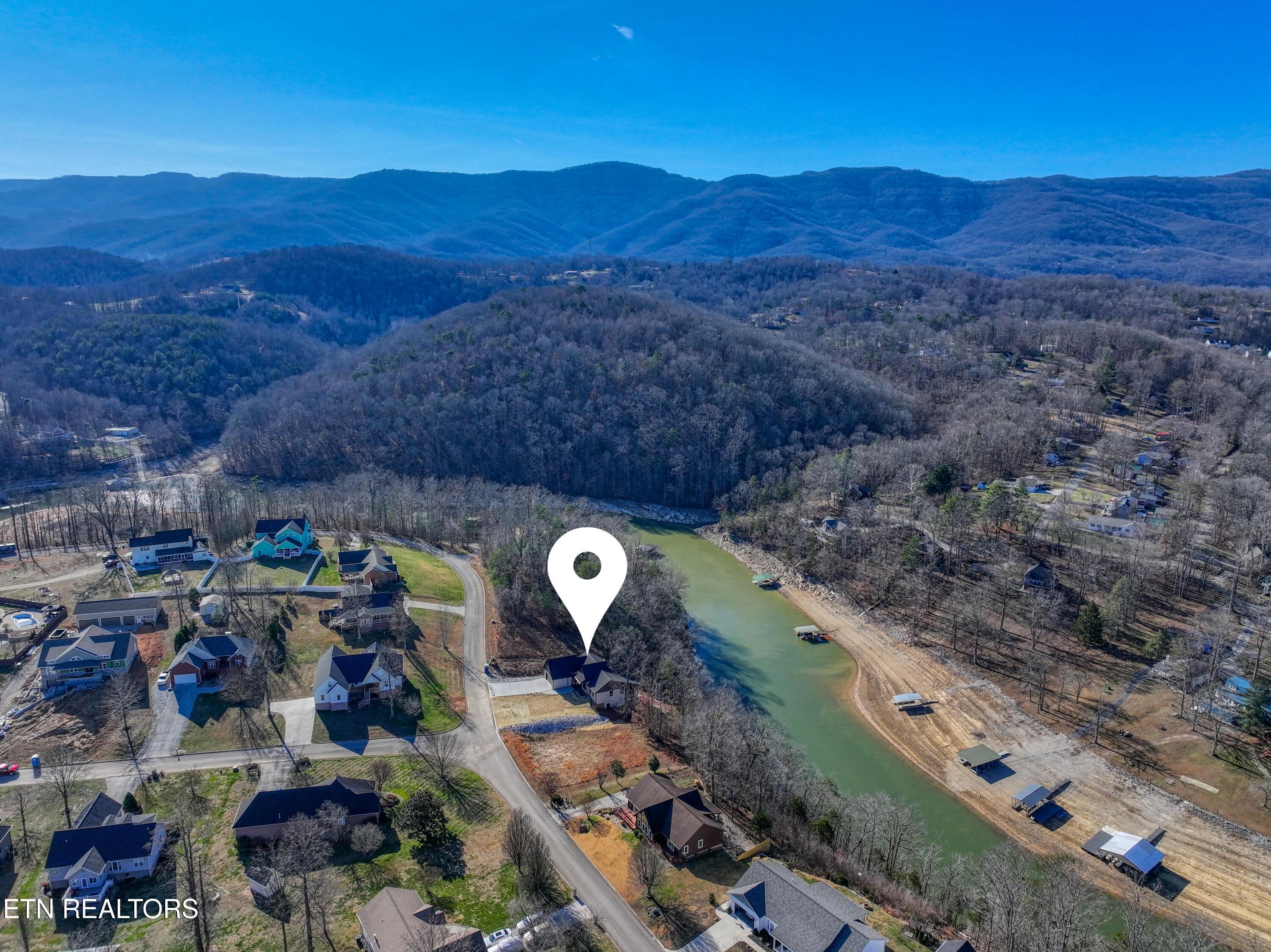 300 Bluff Trace Drive, Jacksboro, TN - Norris Lake Real Estate - Image# 45
