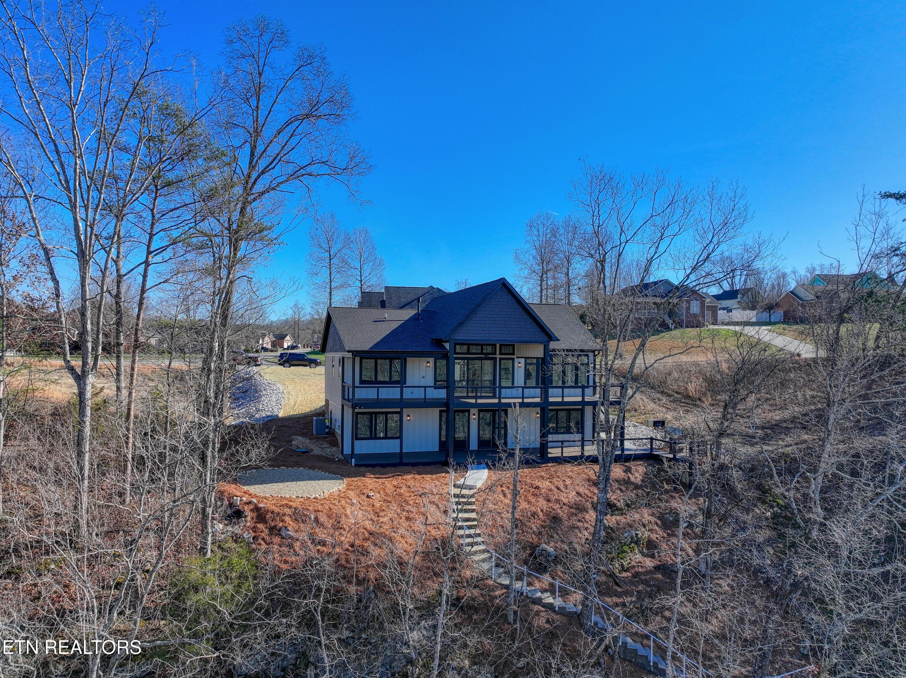 300 Bluff Trace Drive, Jacksboro, TN - Norris Lake Real Estate - Image# 31