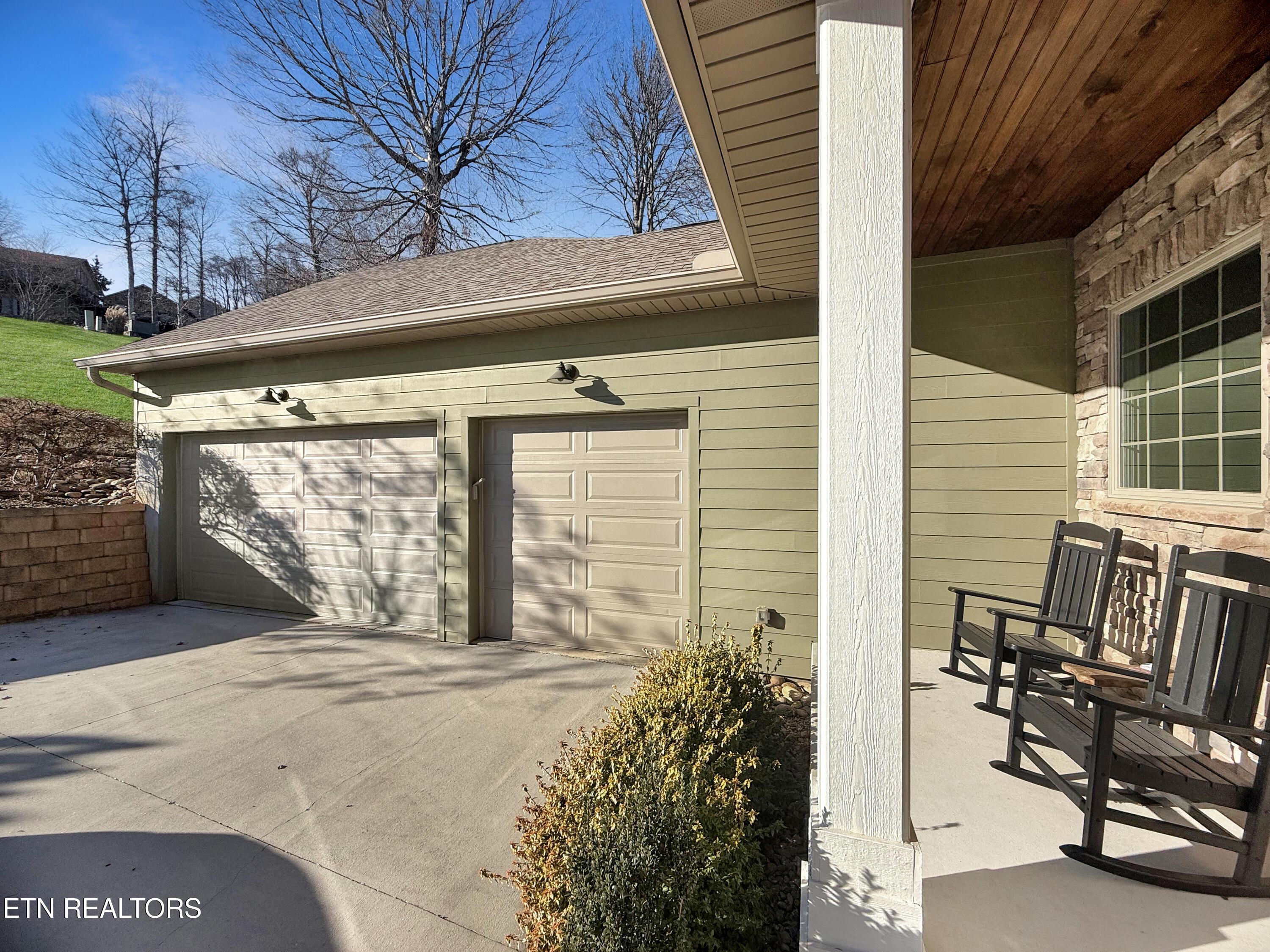 374 Norris Crest Drive, Lafollette, TN - Norris Lake Real Estate - Image# 3