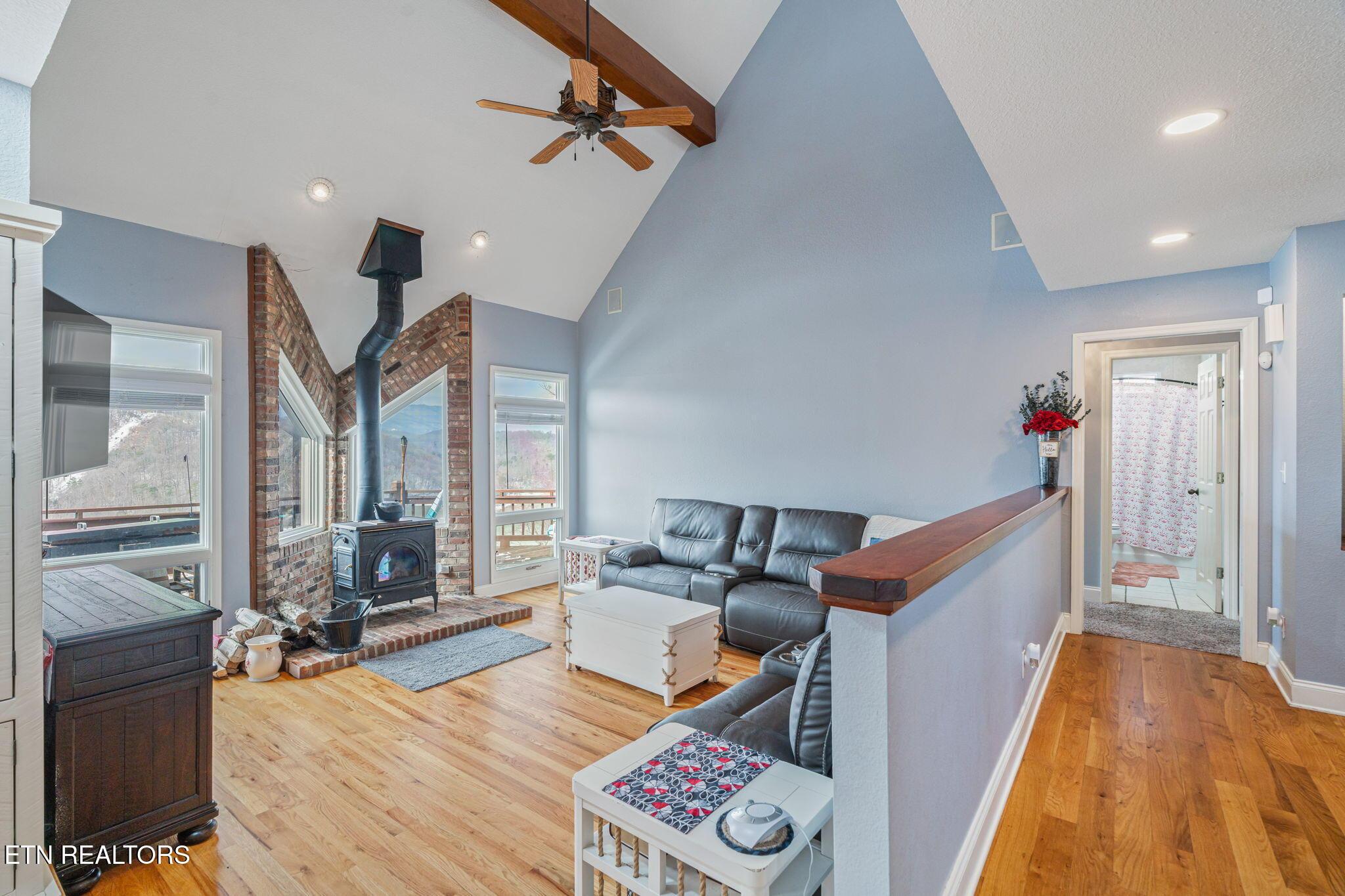 1368 N Shorewood Lane, Caryville, TN - Norris Lake Real Estate - Image# 3