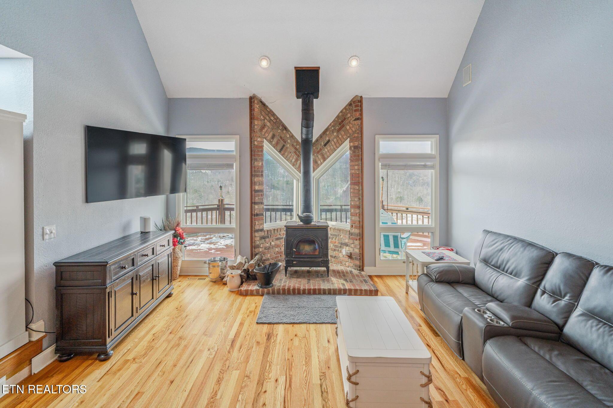 1368 N Shorewood Lane, Caryville, TN - Norris Lake Real Estate - Image# 7