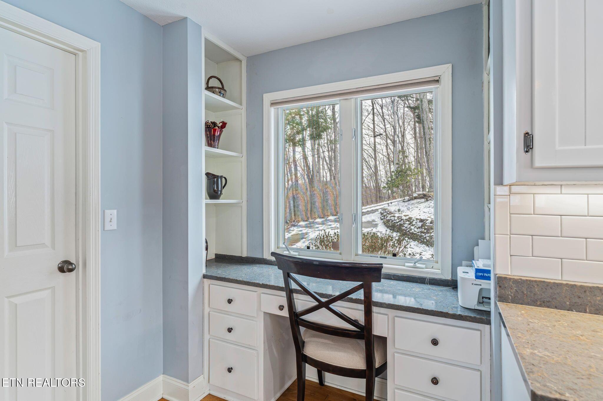 1368 N Shorewood Lane, Caryville, TN - Norris Lake Real Estate - Image# 14