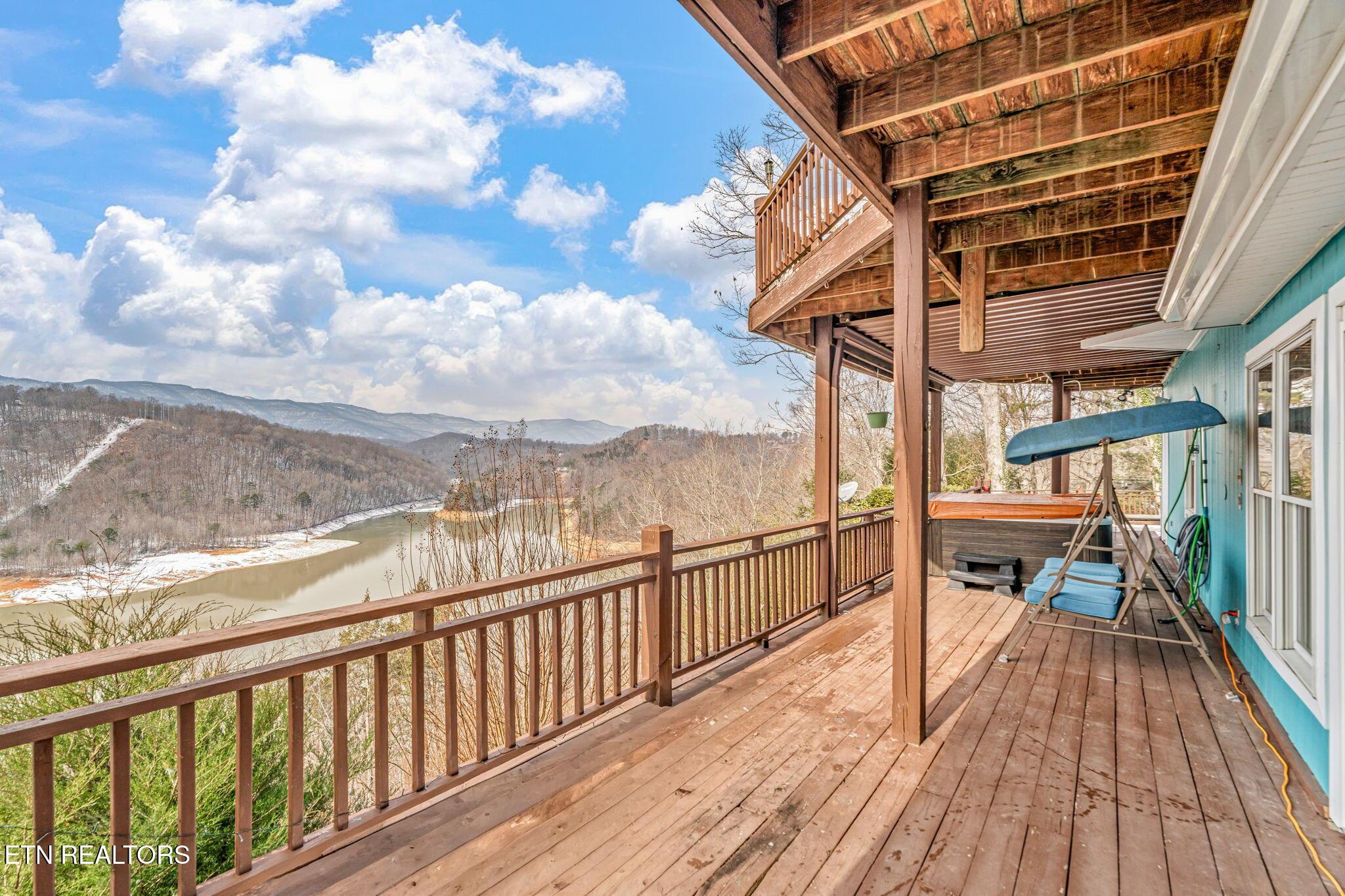 1368 N Shorewood Lane, Caryville, TN - Norris Lake Real Estate - Image# 47