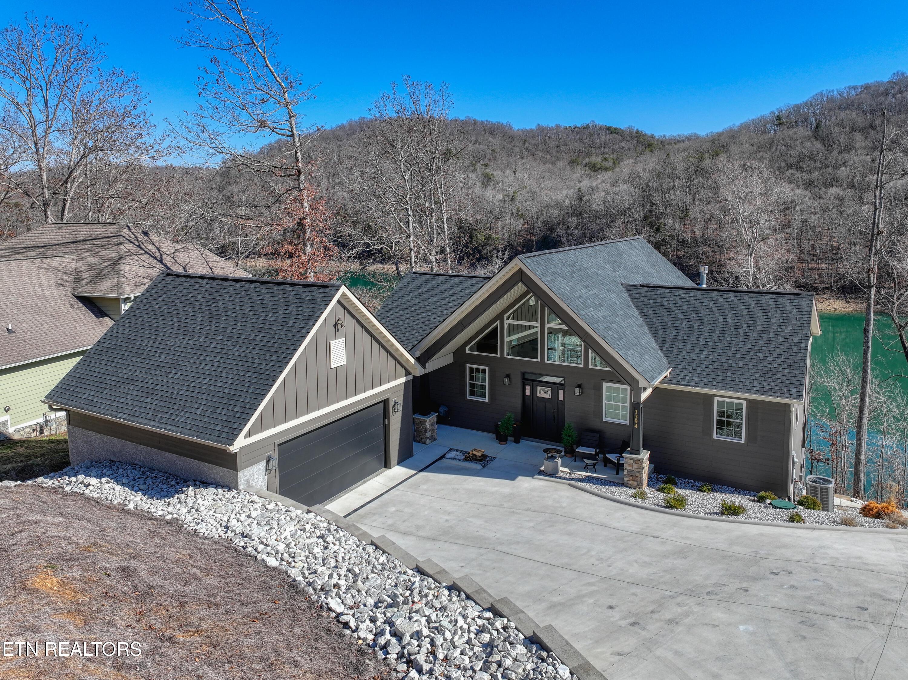 1394 Lakeside Drive, Jacksboro, TN - Norris Lake Real Estate - Image# 3