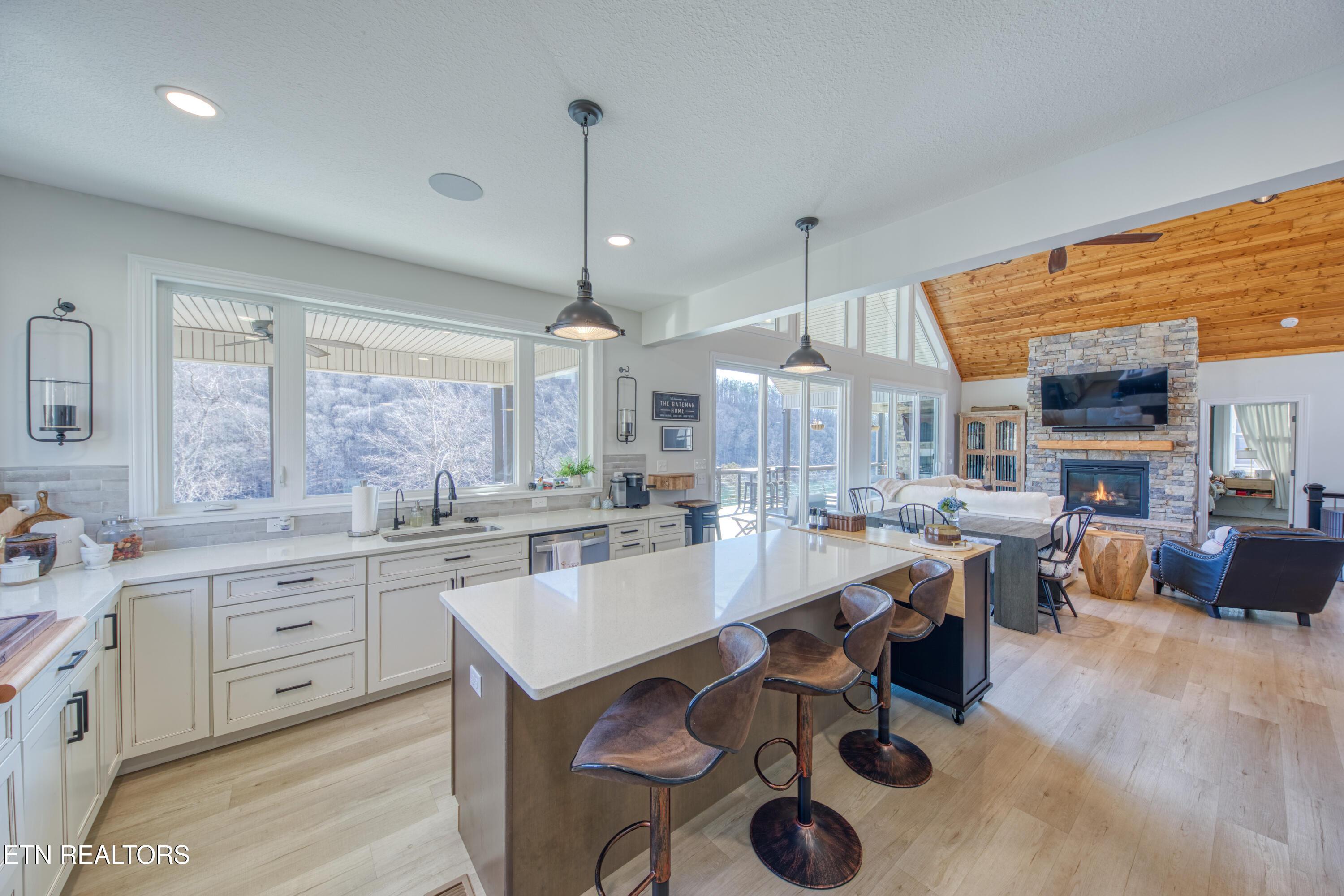 1394 Lakeside Drive, Jacksboro, TN - Norris Lake Real Estate - Image# 13