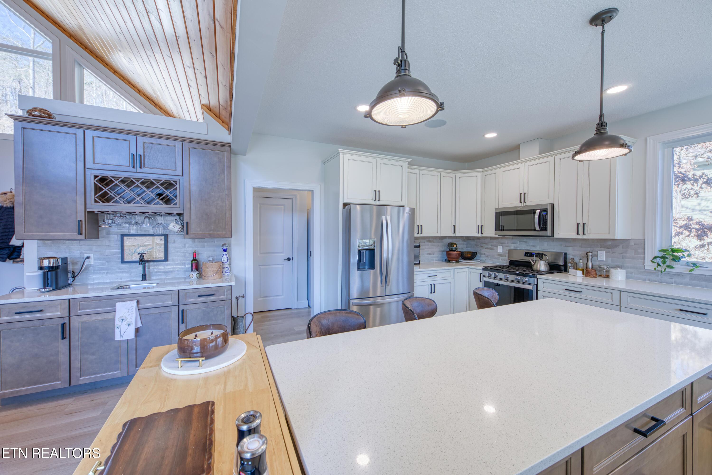 1394 Lakeside Drive, Jacksboro, TN - Norris Lake Real Estate - Image# 16