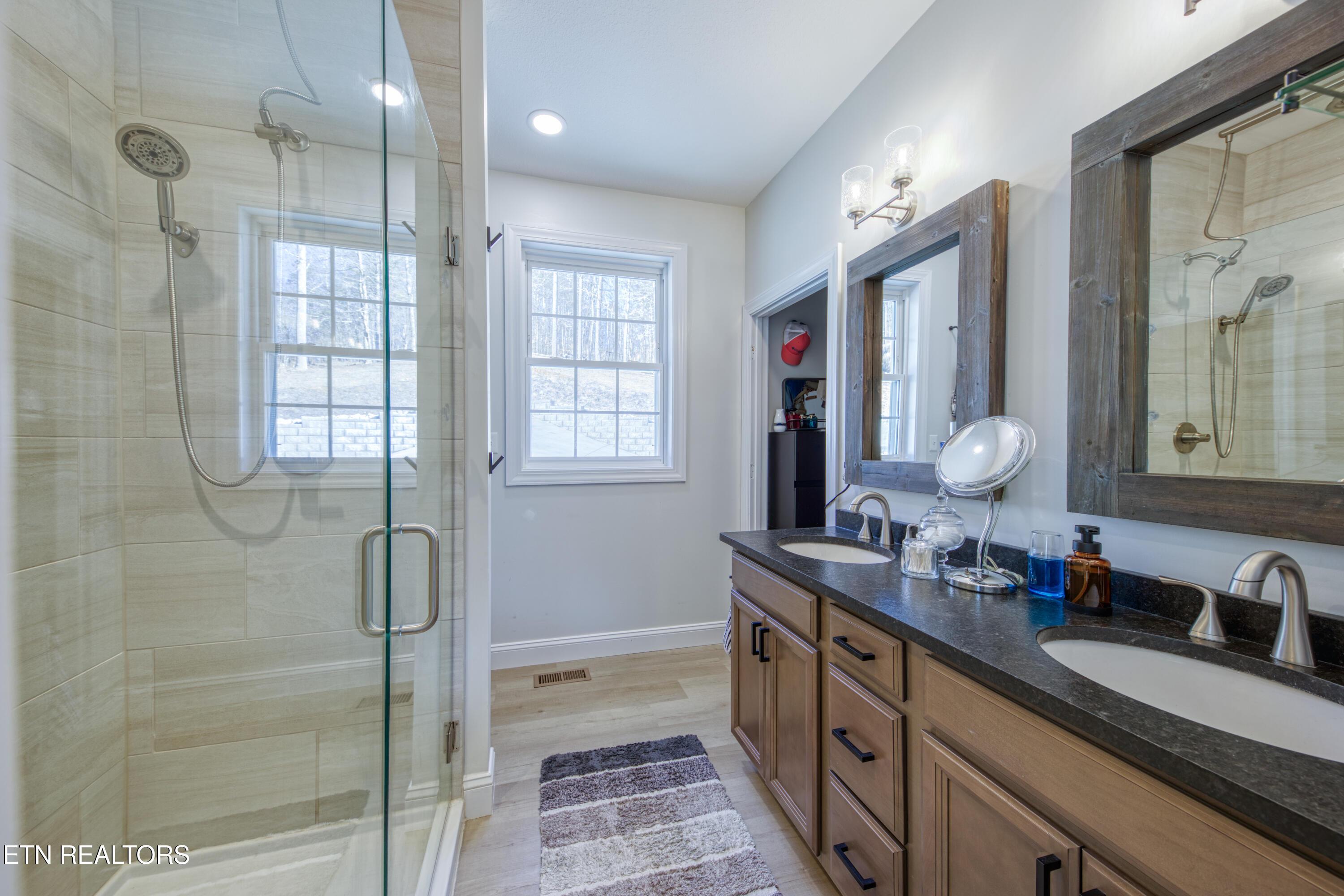 1394 Lakeside Drive, Jacksboro, TN - Norris Lake Real Estate - Image# 22