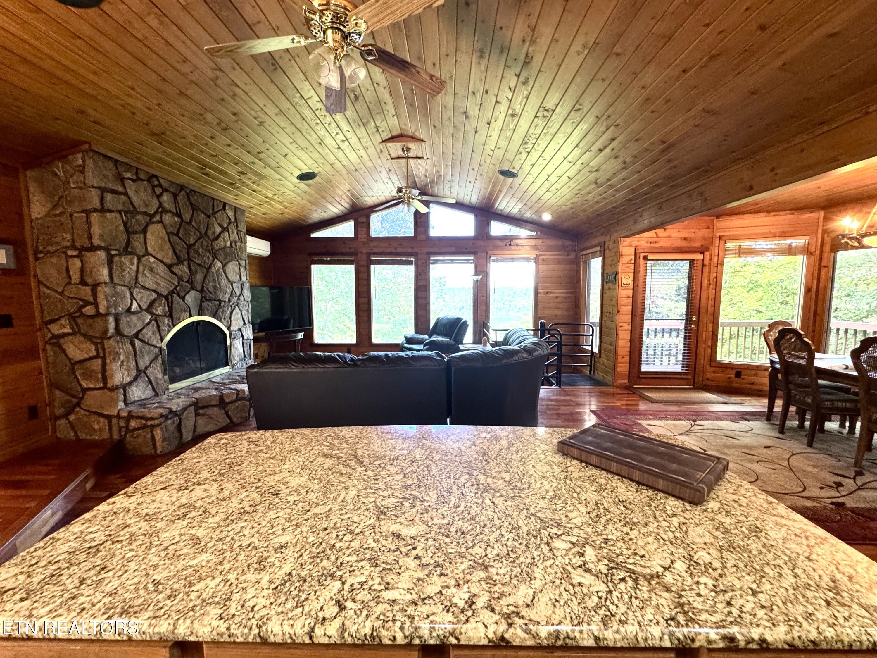1186 Deerfield Way, Lafollette, TN - Norris Lake Real Estate - Image# 18