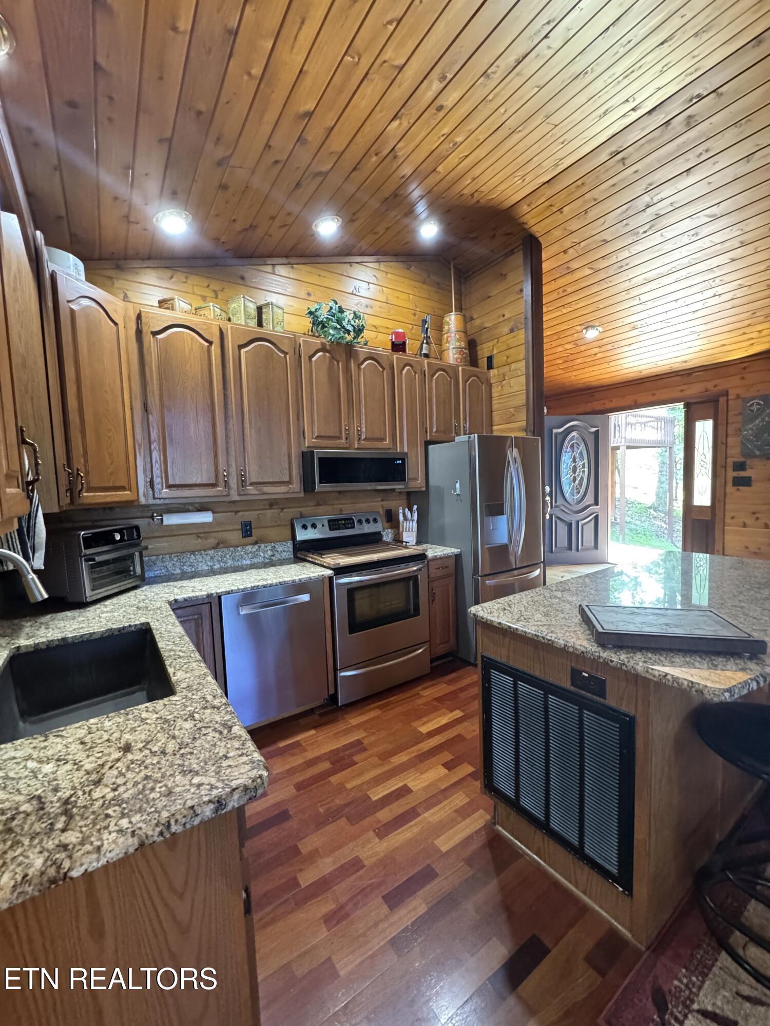 1186 Deerfield Way, Lafollette, TN - Norris Lake Real Estate - Image# 19