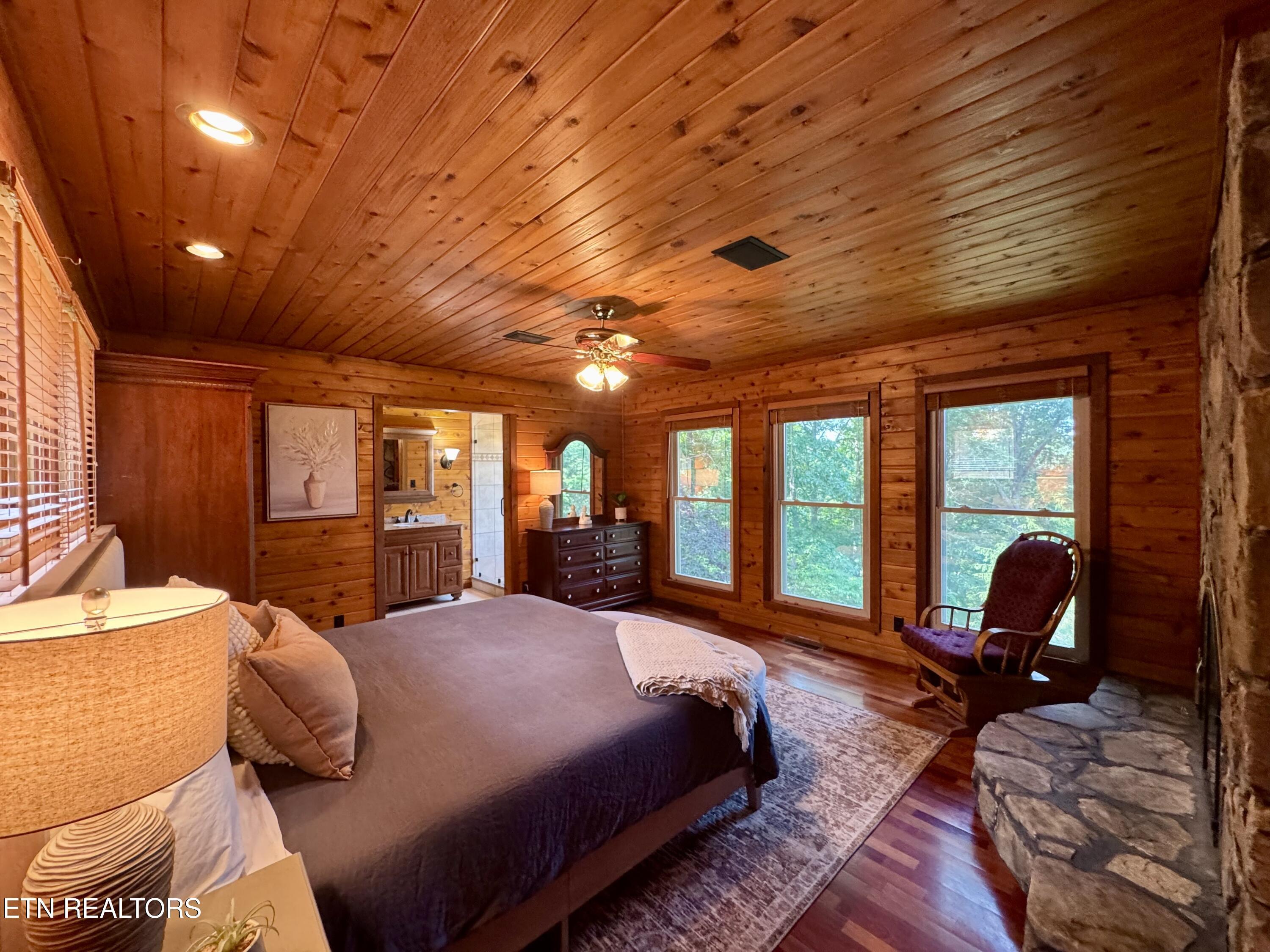 1186 Deerfield Way, Lafollette, TN - Norris Lake Real Estate - Image# 24