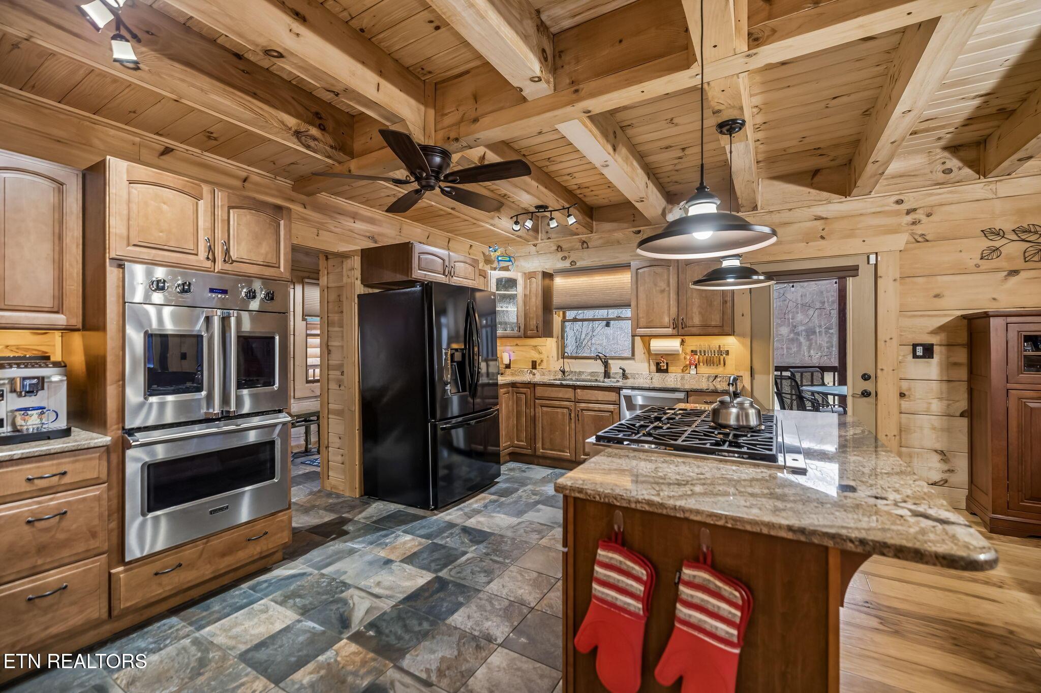 105 Shoreside Rd, New Tazewell, TN - Norris Lake Real Estate - Image# 16