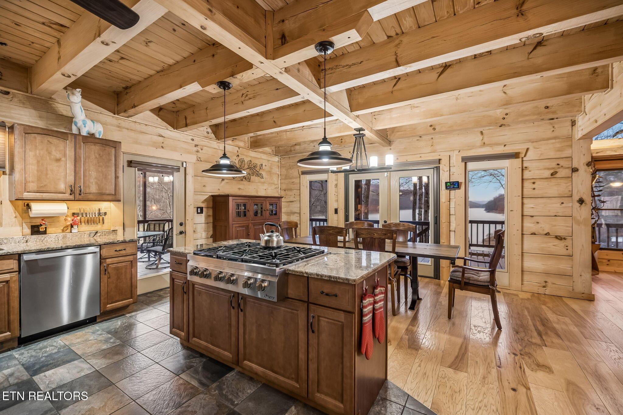 105 Shoreside Rd, New Tazewell, TN - Norris Lake Real Estate - Image# 17