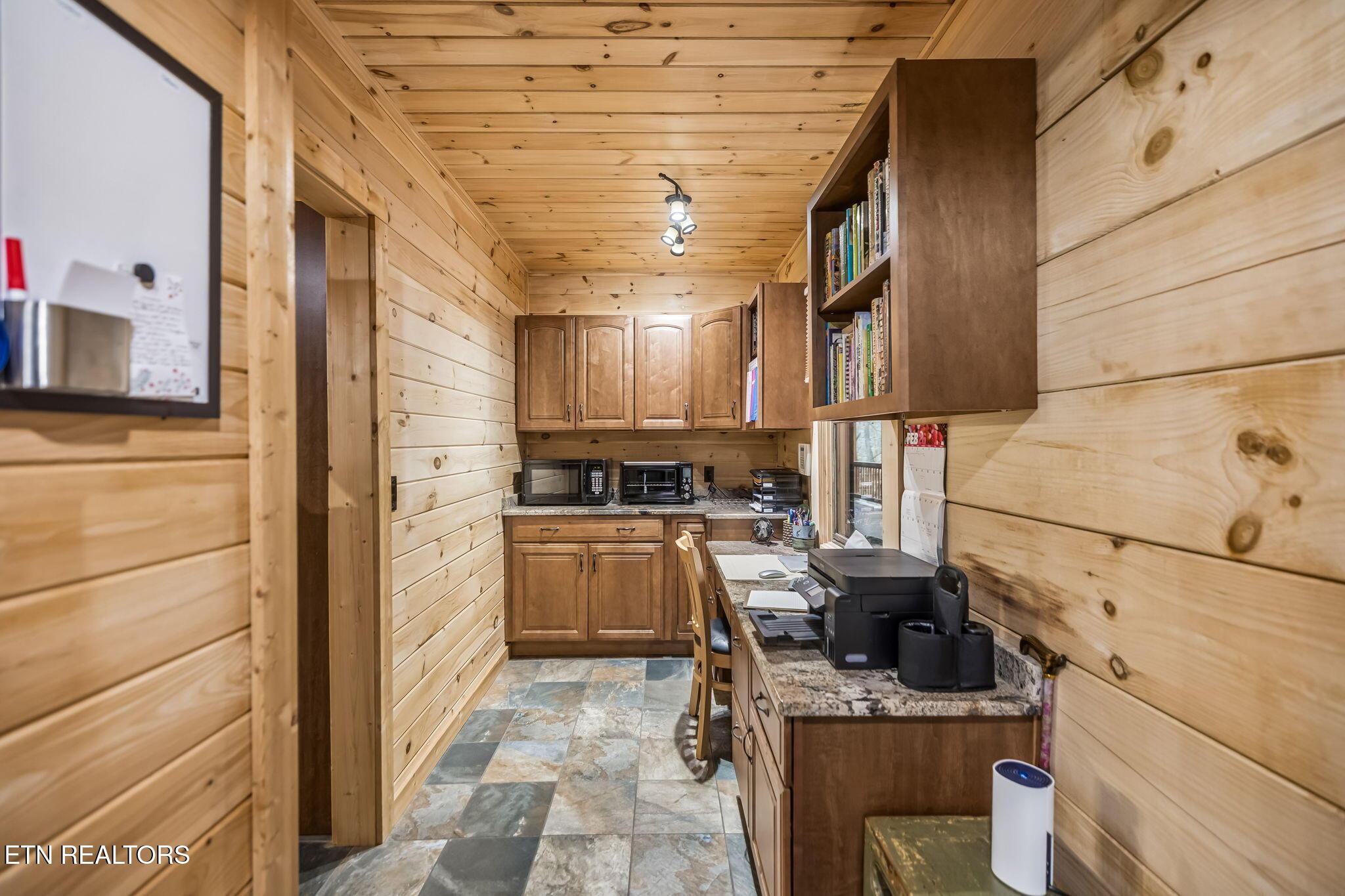 105 Shoreside Rd, New Tazewell, TN - Norris Lake Real Estate - Image# 19