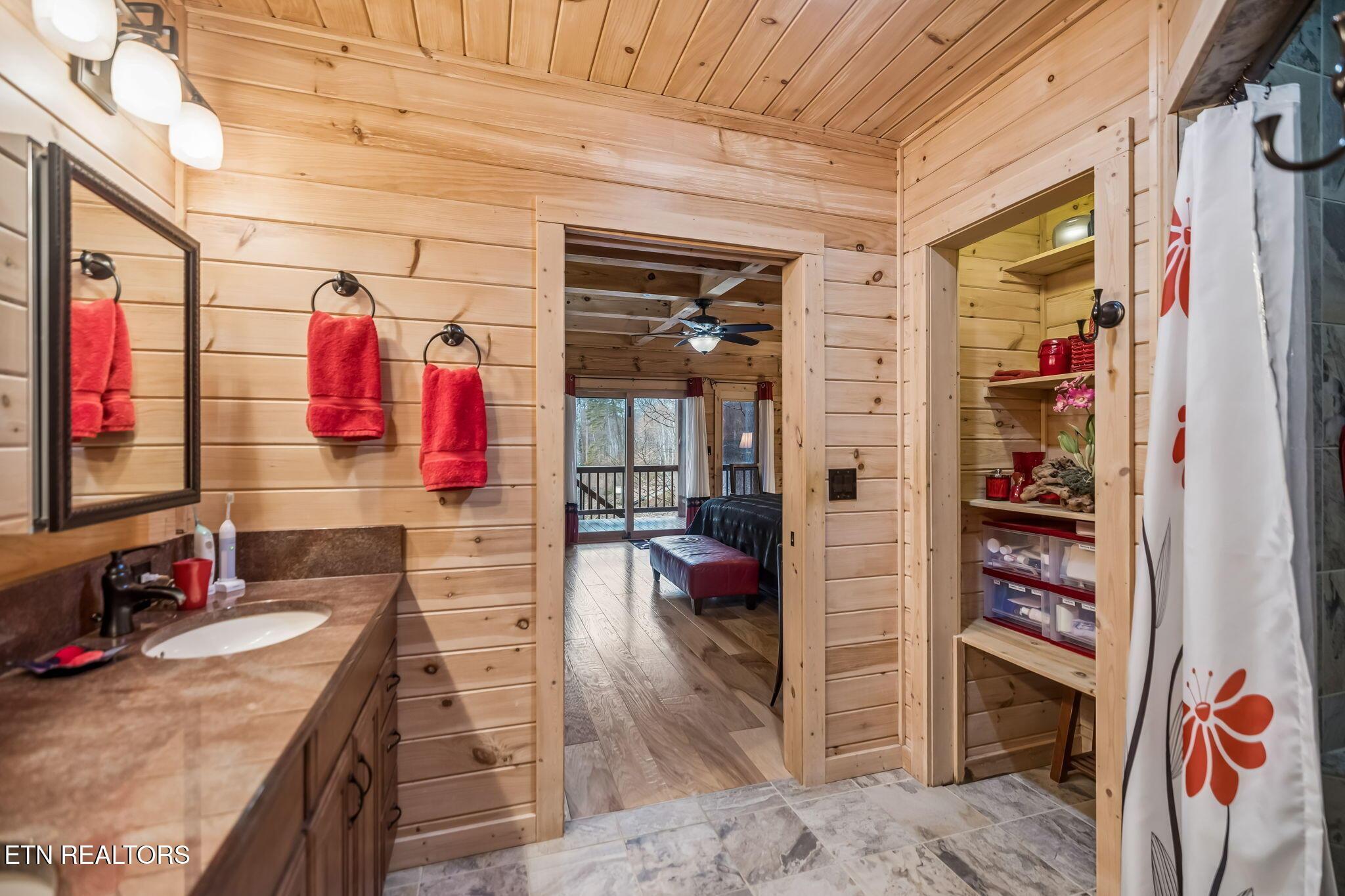 105 Shoreside Rd, New Tazewell, TN - Norris Lake Real Estate - Image# 24