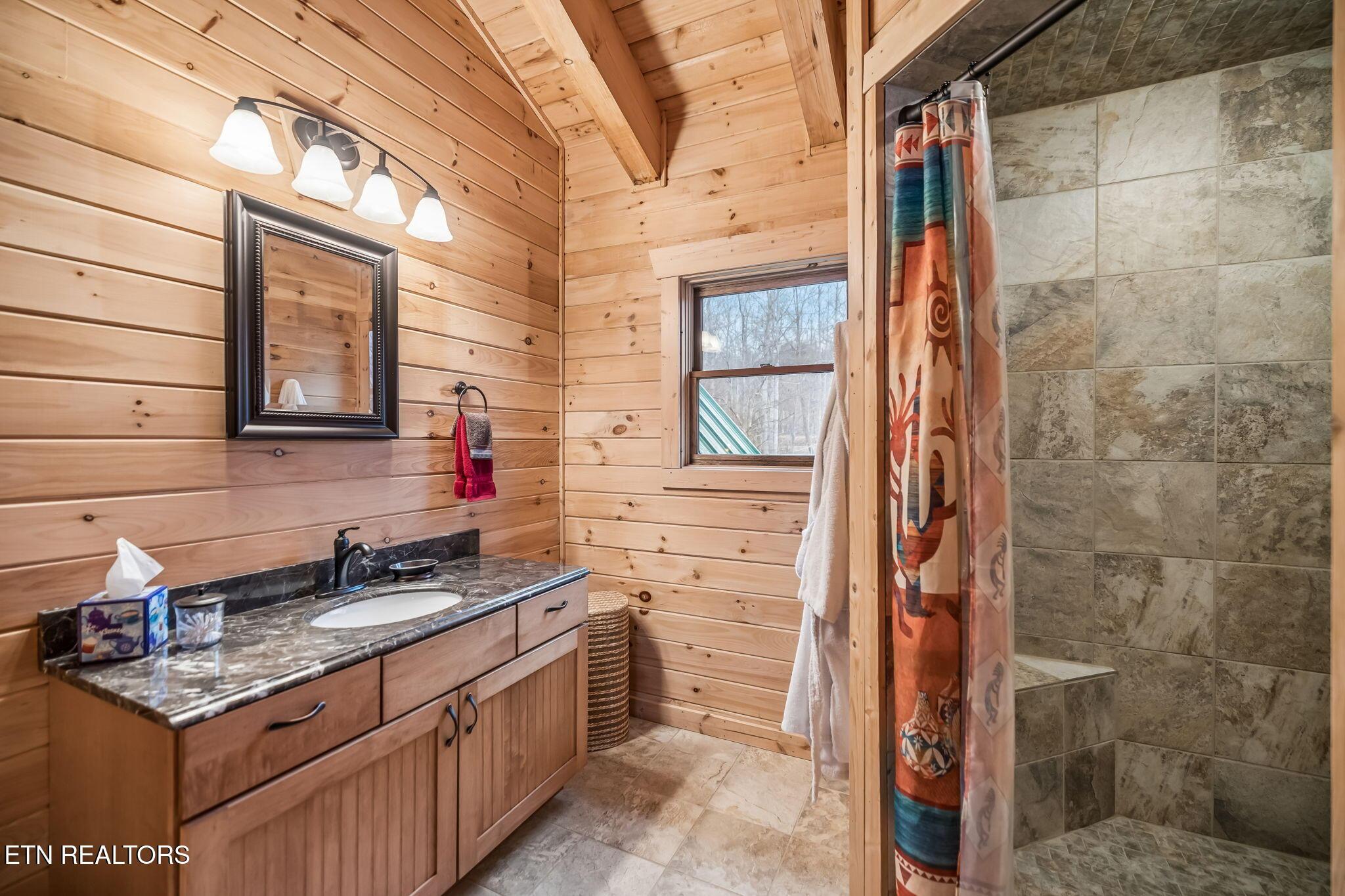 105 Shoreside Rd, New Tazewell, TN - Norris Lake Real Estate - Image# 31