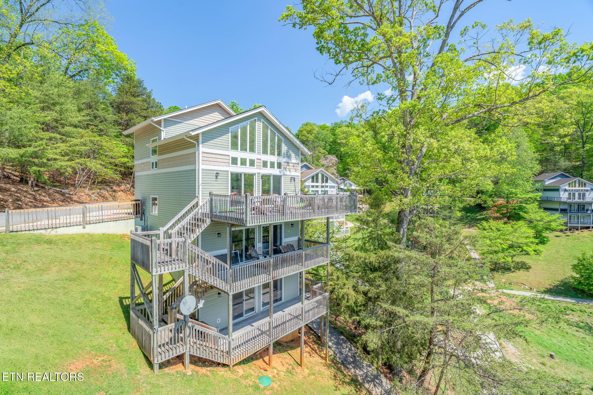 551 Deerwood Lane, Lafollette, TN - Norris Lake Real Estate - Image# 2