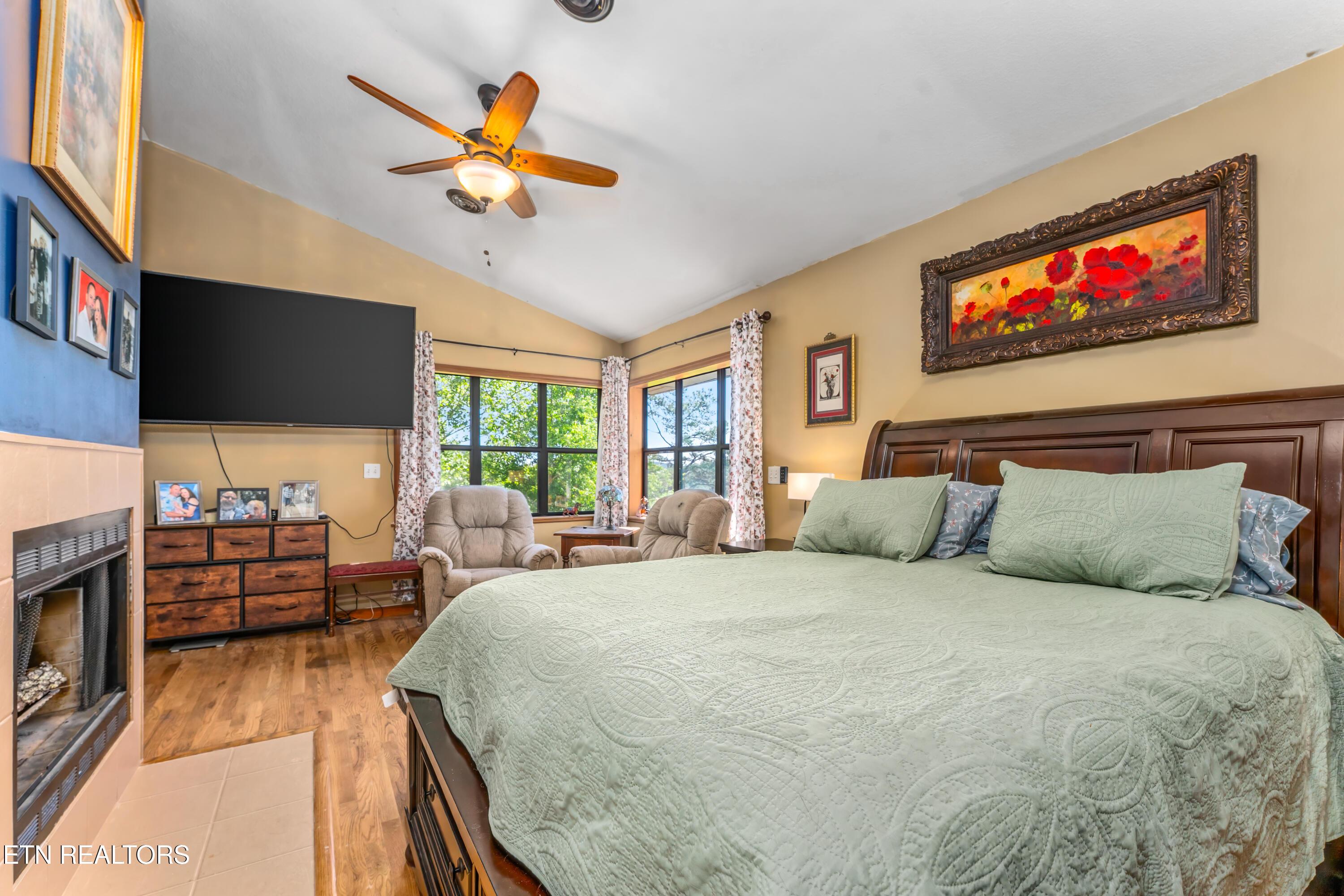 1738 Mountain Shores Rd, New Tazewell, TN - Norris Lake Real Estate - Image# 17