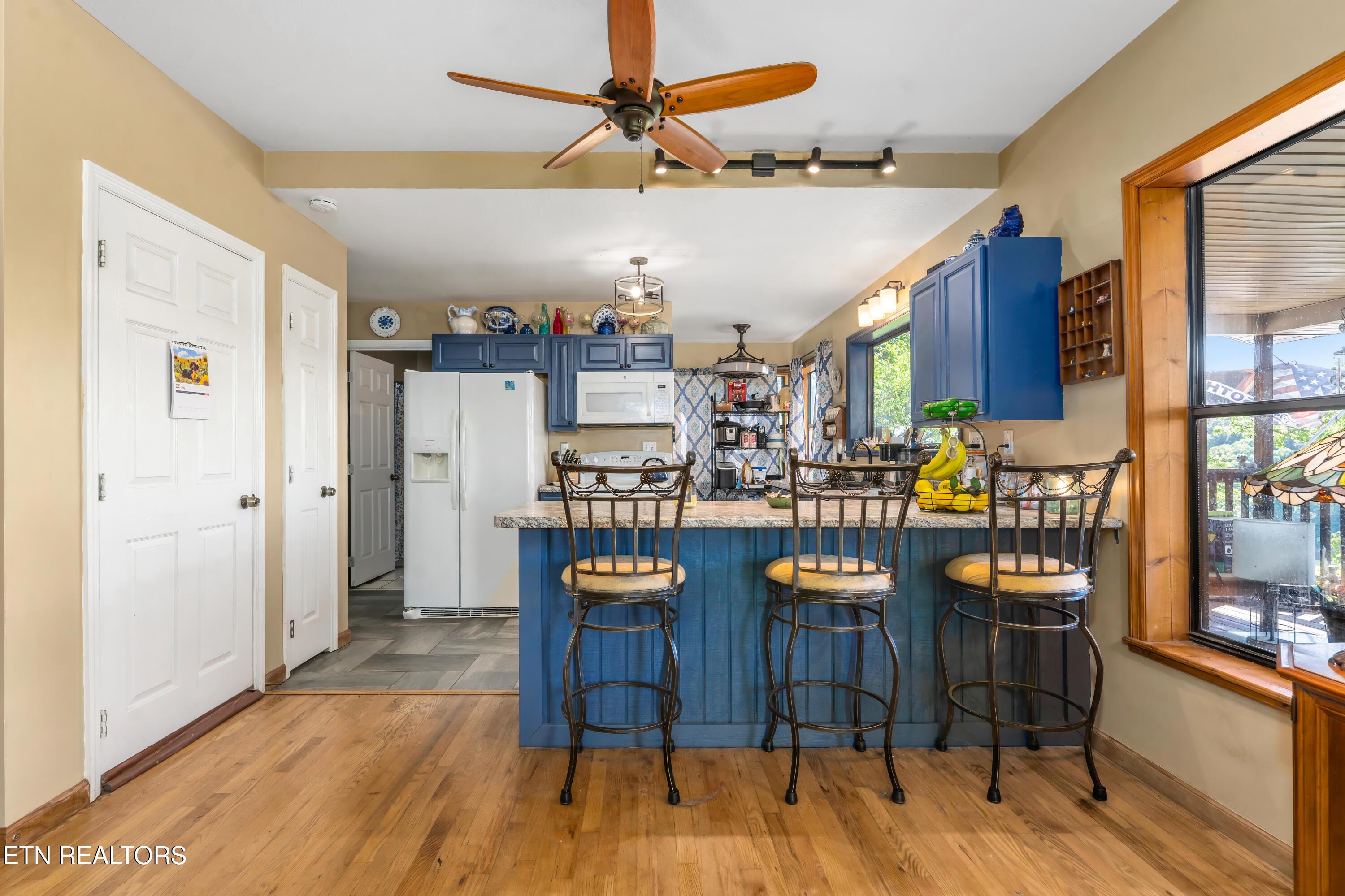1738 Mountain Shores Rd, New Tazewell, TN - Norris Lake Real Estate - Image# 11