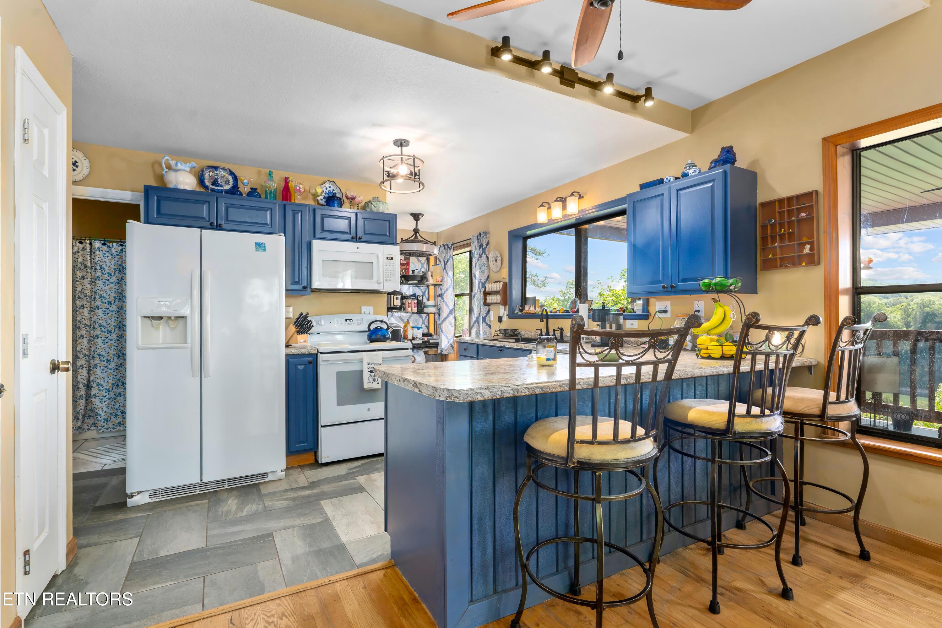 1738 Mountain Shores Rd, New Tazewell, TN - Norris Lake Real Estate - Image# 12