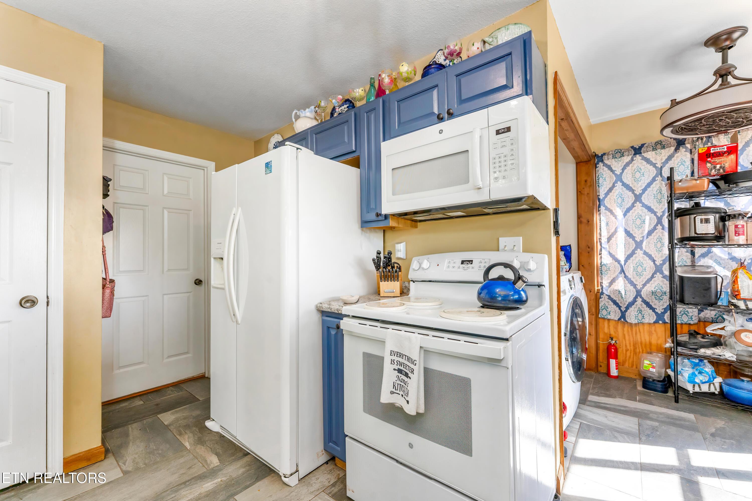 1738 Mountain Shores Rd, New Tazewell, TN - Norris Lake Real Estate - Image# 14