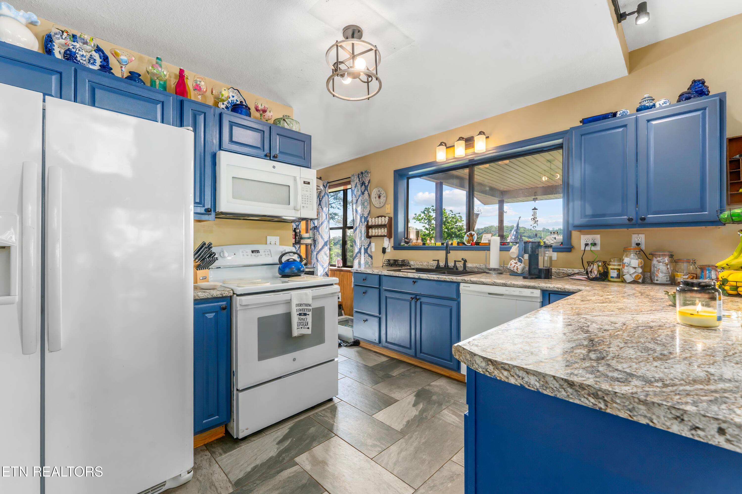 1738 Mountain Shores Rd, New Tazewell, TN - Norris Lake Real Estate - Image# 15