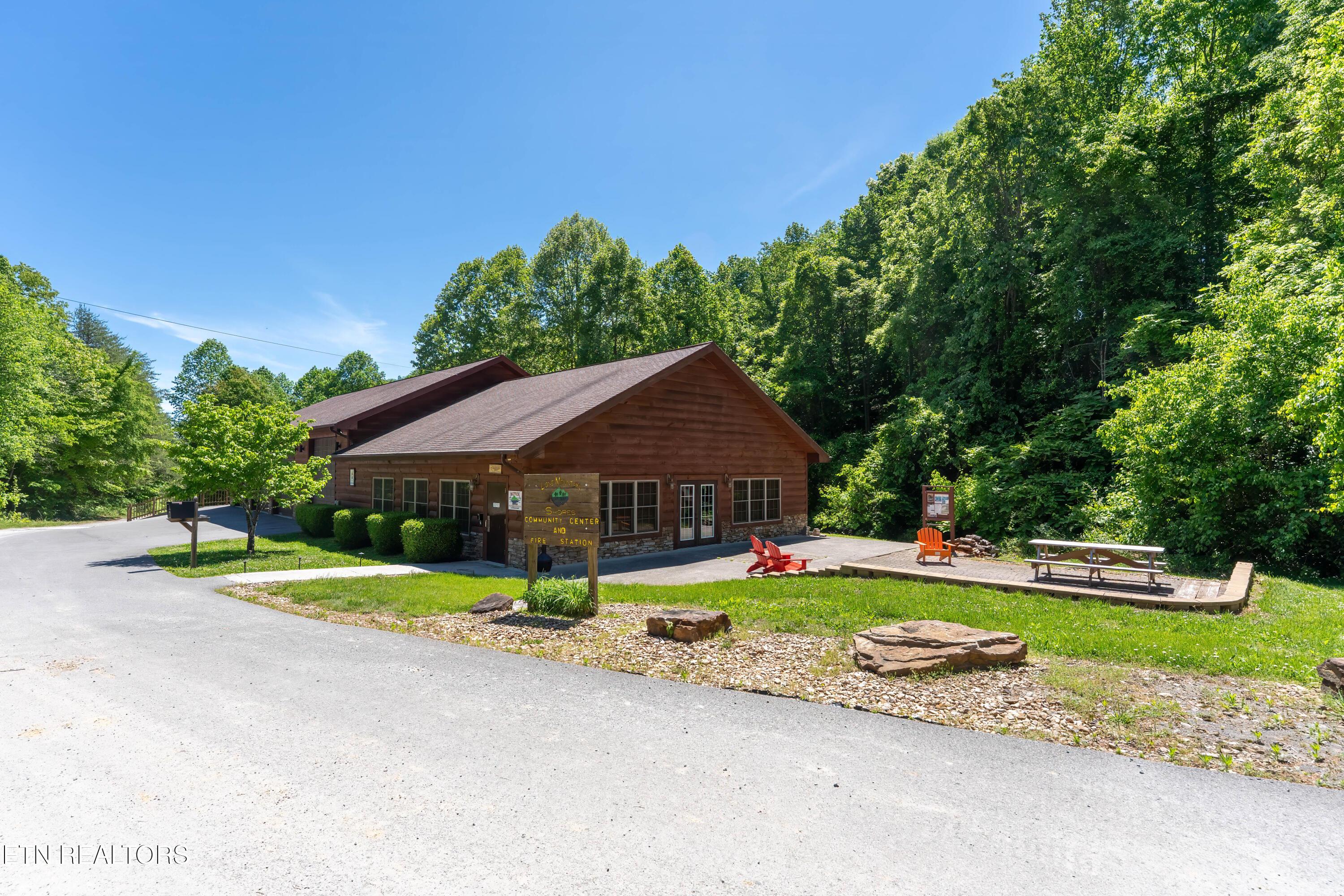 1738 Mountain Shores Rd, New Tazewell, TN - Norris Lake Real Estate - Image# 38
