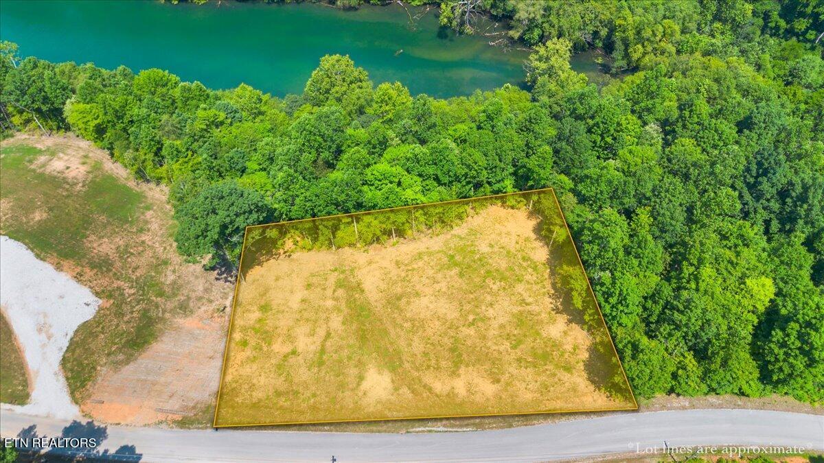 2321 Cove Pointe Rd, Lafollette, TN - Norris Lake Real Estate - Image# 1